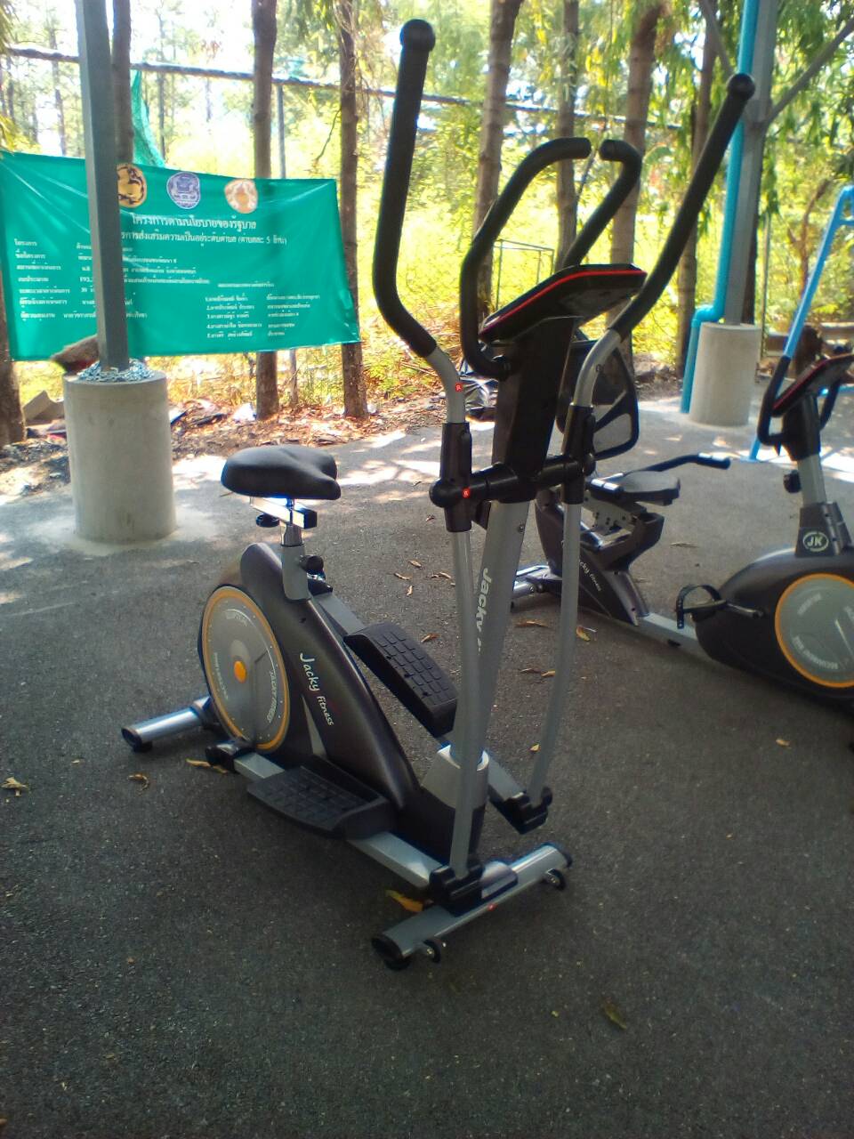 รหัส IND ผลงานติดตั้ง (ปากเกร็ด) เครื่องออกกำลังกายฟิตเนสในร่ม
