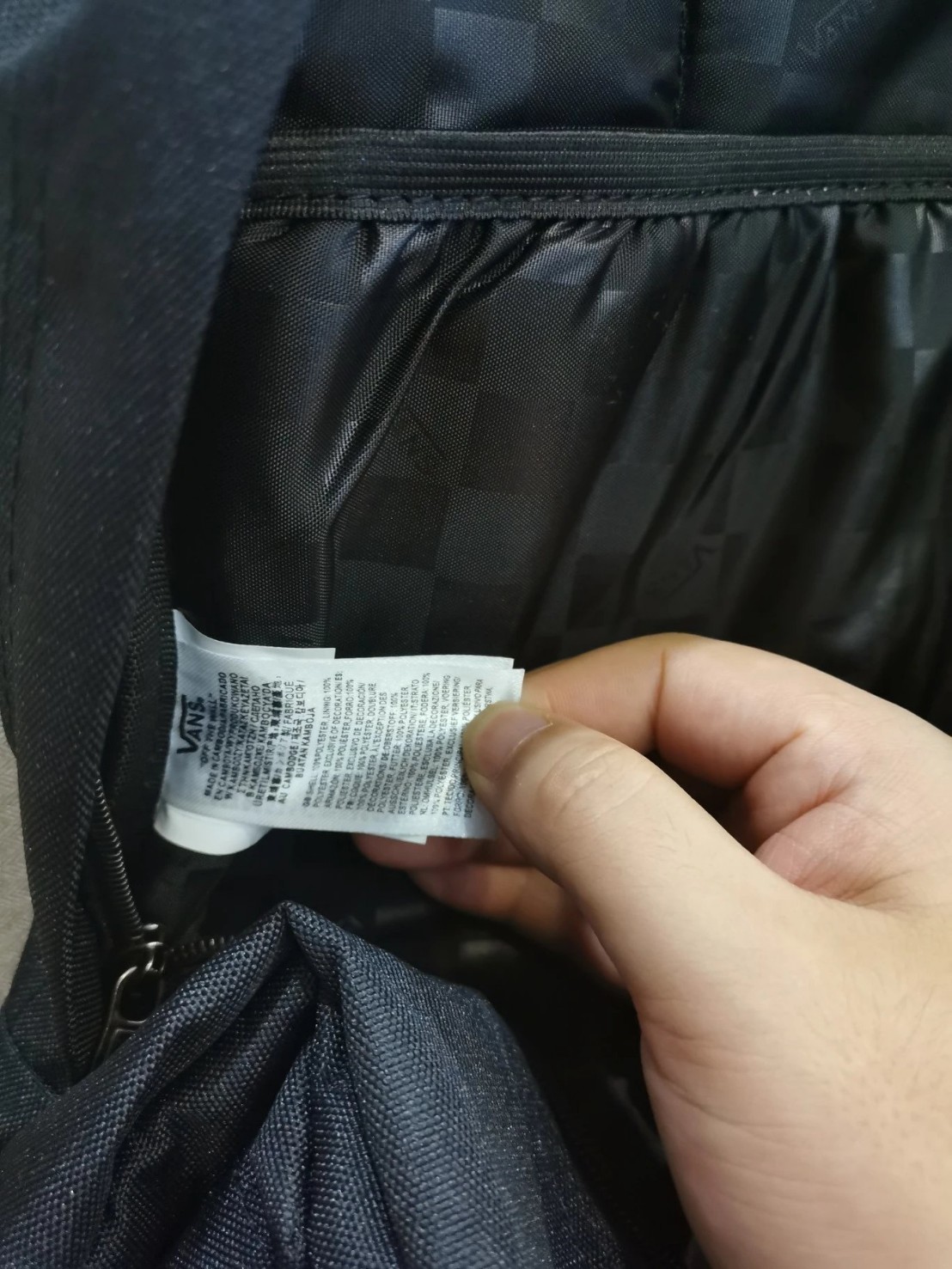 กระเป๋าเป้ Vans Realm Backpack Black ของแท้ พร้อมส่ง จากไทย