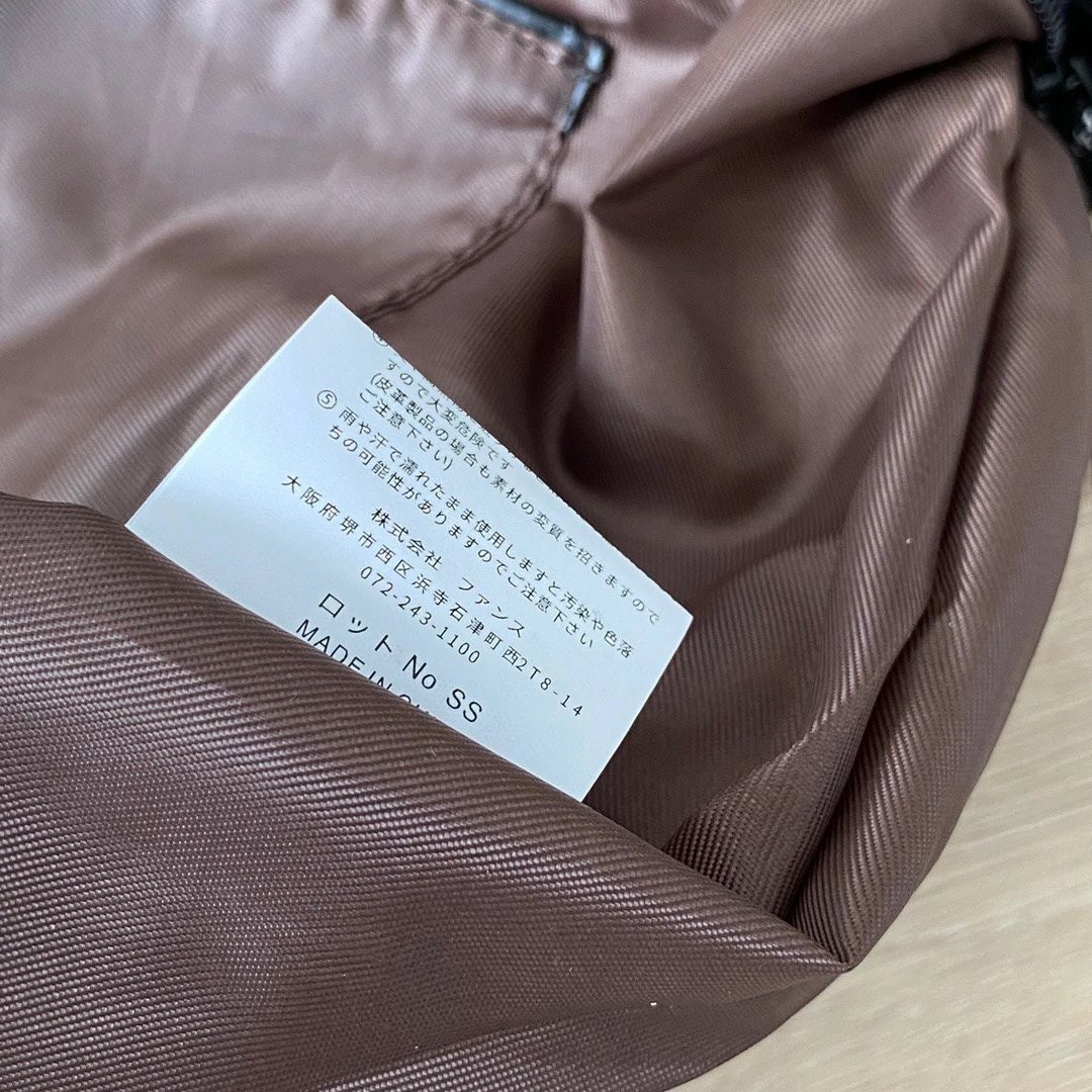 กระเป๋า Gramicci Waterproof Messenger Bag รุ่นพิเศษจากญี่ปุ่น กระเป๋าสะพาย ของใหม่ ของแท้ พร้อมส่ง