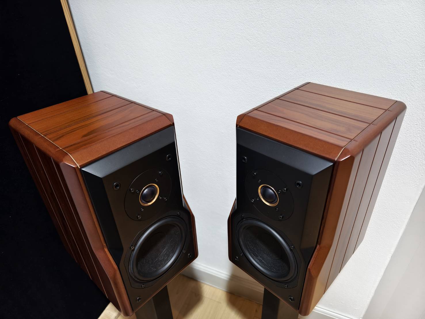 ลำโพงไม้ Chario Italy (ก็อปปี้) เสียงอิ่มหนา หวานๆ เบสนุ่มลึก แหลมสวยๆไม่กัดหู ร้านไทย พร้อม