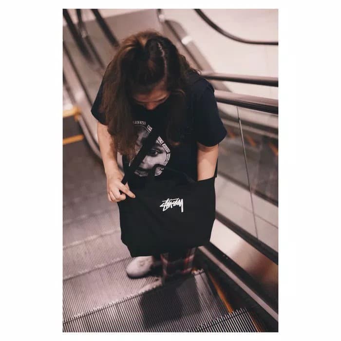 กระเป๋าสะพายข้าง Stussy - 2 Way Tote Bag รุ่นพิเศษจากญี่ปุ่น ของใหม่ ของแท้ พร้อมส่ง