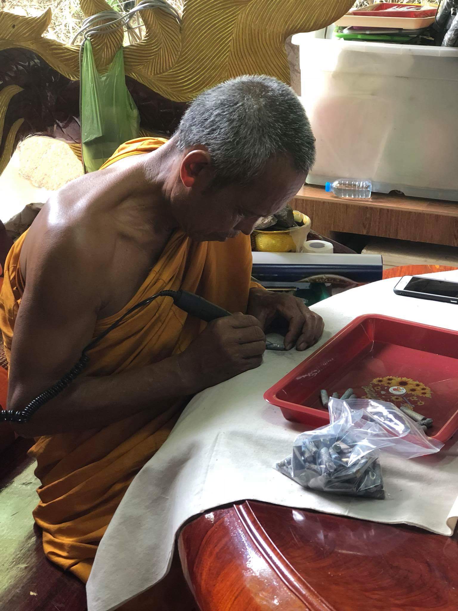 ตะกรุดรวมแร่นานาชาติ จารมือ หลวงพ่อหนุน ปี 61