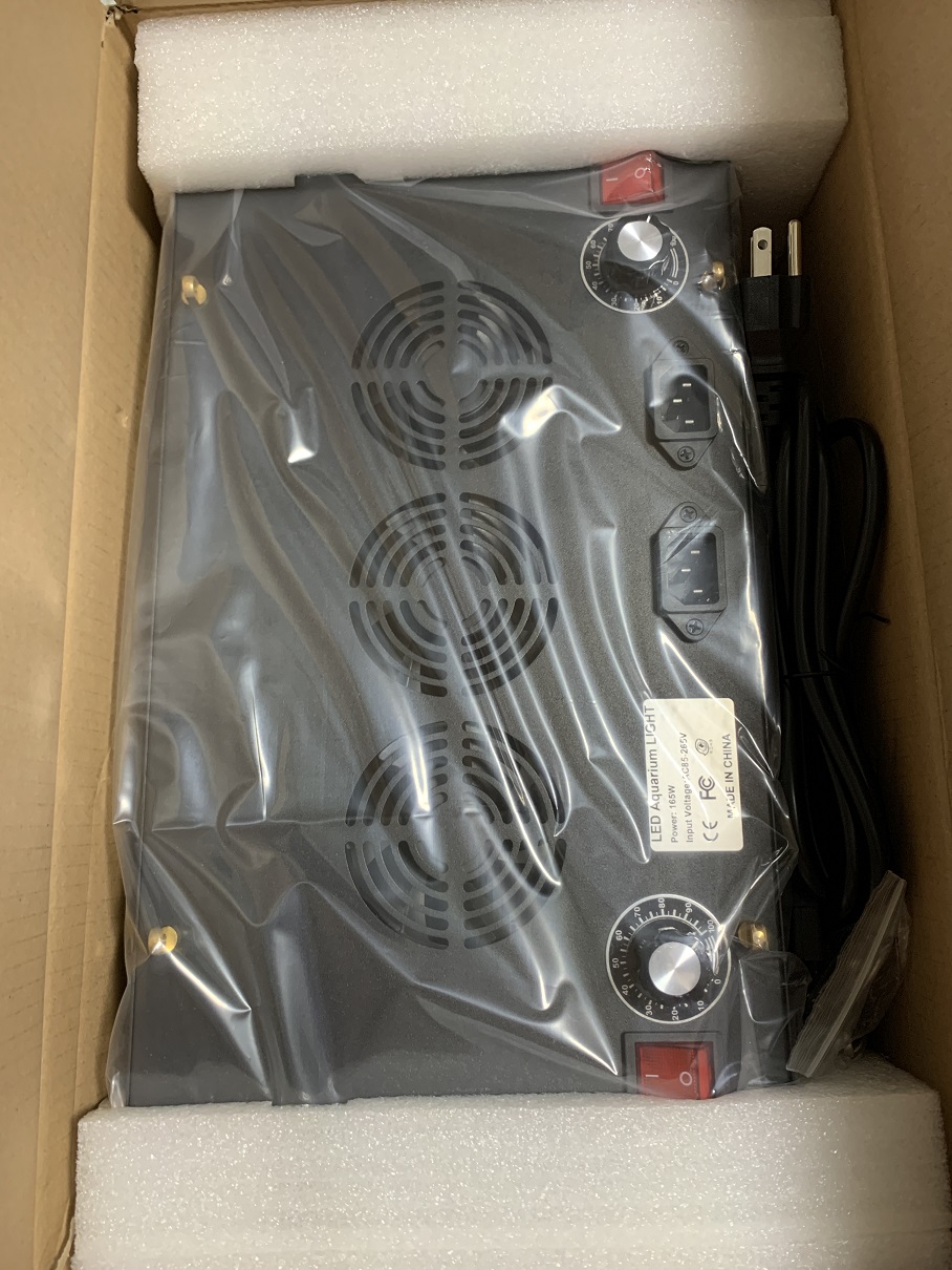ไฟ LED ตู้ปลาทะเล 55 หลอด x 3 W Full Spectrum ปรับหรี่แสงได้ มีพัดลมระบายอากาศในตัว (ส่งจากประเทศไทย)