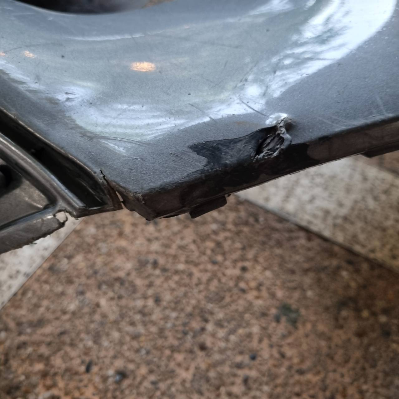 กันชนหน้า Mercedes Benz GLA A 156 885 93 00 ขายตามสภาพครับ