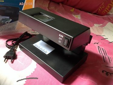 เครื่องตรวจธนบัตรปลอม