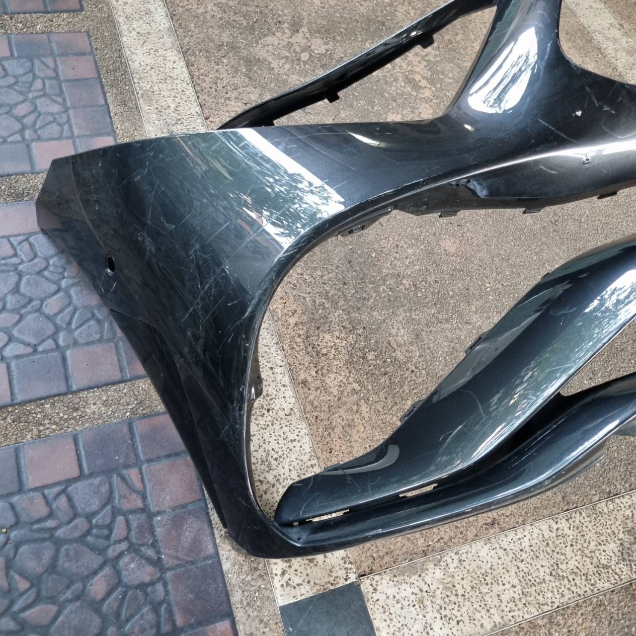 กันชนหน้า Mercedes Benz CLS A 257 885 88 03 ขายตามสภาพครับ