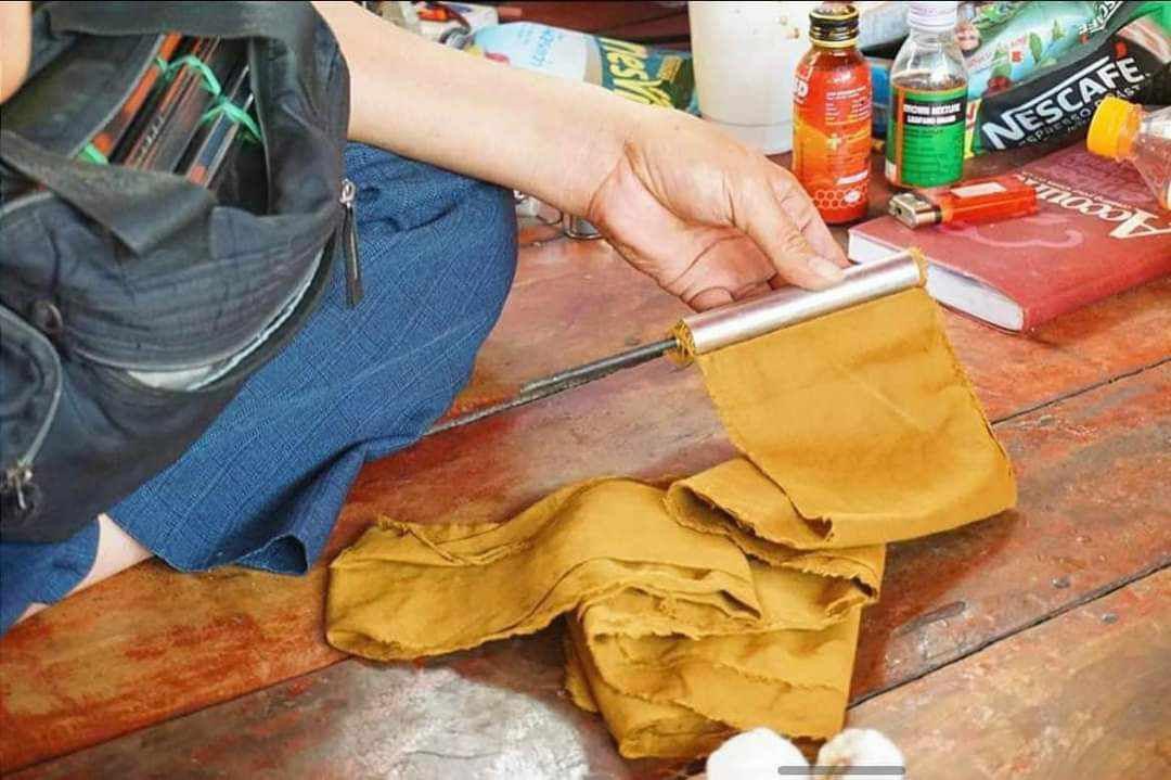 ตะกรุดโทนจีวร หลวงปู่ศิลา แบบยาว 2 นิ้วครึ่ง สร้างยุคเก่า