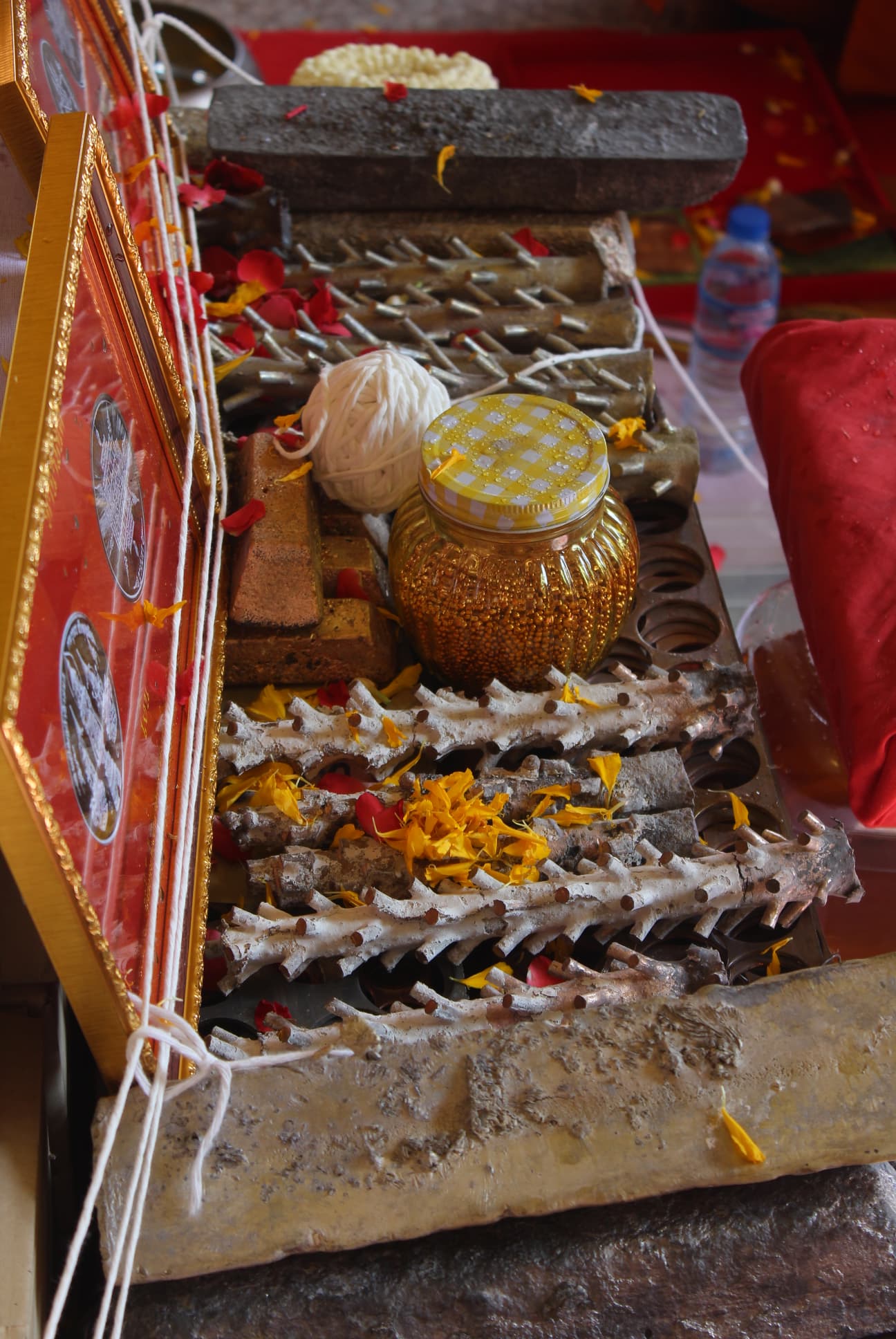 พระกริ่งผงขุนแผน เรือนพระภรตมุนี (กรอบตลับเงิน) หลวงพ่อเล็กร่วมเสก ปี 64