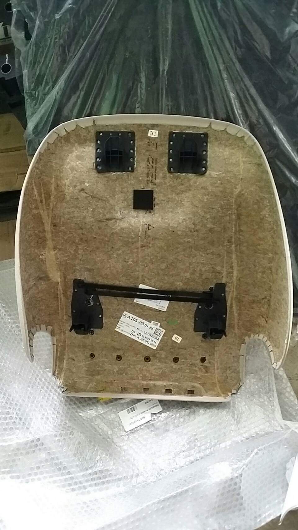 ฝาปิดพนักพิงหลังเบาะหน้า A2059100139