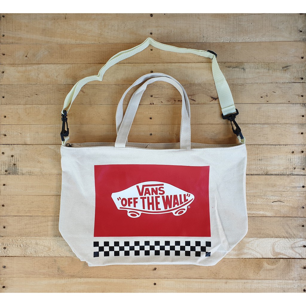 กระเป๋าผ้าสะพายข้าง Vans - Beige Crossbody Tote Bag รุ่นพิเศษจากญี่ปุ่น ของใหม่ ของแท้ พร้อมส่ง