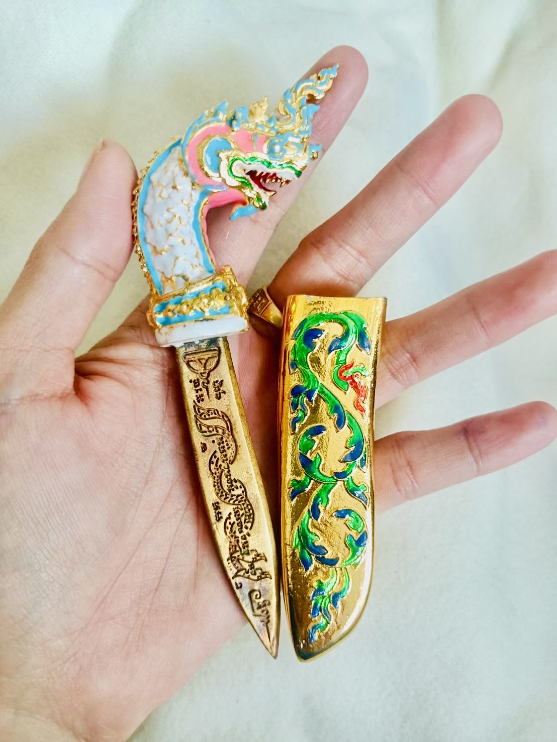 มีดมนต์นาคาพญาอนันตนาคราช 3 นิ้ว(พิธีฝ่าวิกฤติ เลื่อนยศ ยกฐานะ) โลหะลงสีทั้งด้ามและปลอก