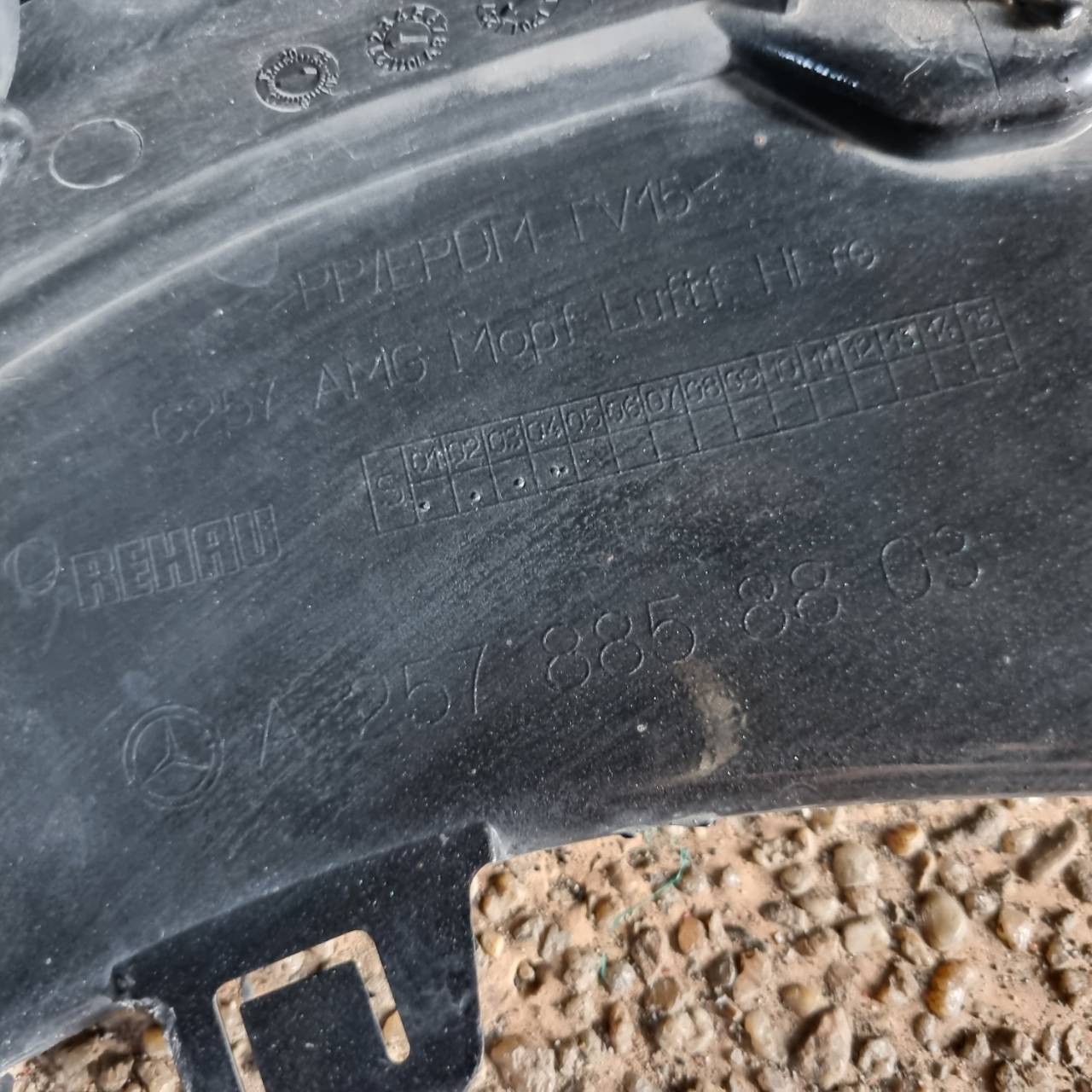 กันชนหน้า Mercedes Benz CLS A 257 885 88 03 ขายตามสภาพครับ