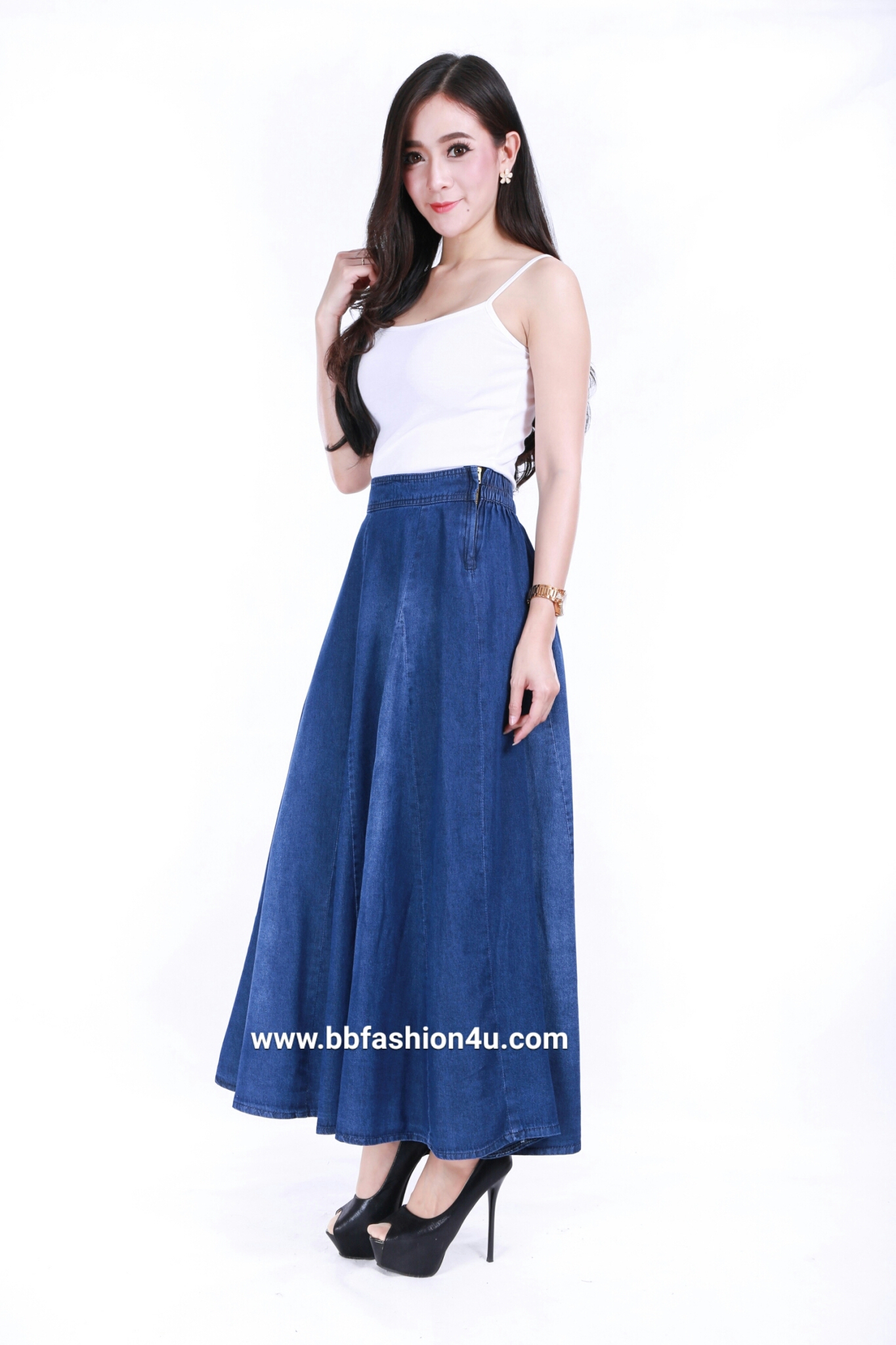 กระโปรงยีนส์ยาว #AU5612 ขนาด Free size สียีนส์เข้มแบบสวยใส่สบาย ผ้าพริ้วมีน้ำหนักแมทกับเสื้อได้หลายแบบ