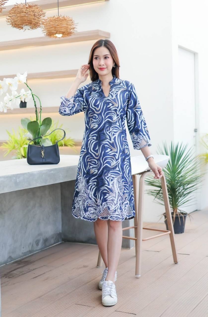 เดรสยีนส์ #8507 ชุดเดรสยีนส์พิมพ์ลายพร้อมปักลายฉลุสวยหรู ผ้าเนื้อนิ่มไม่หนาไม่บางใส่สบาย แบบสวยใส่ได้หลายโอกาส
