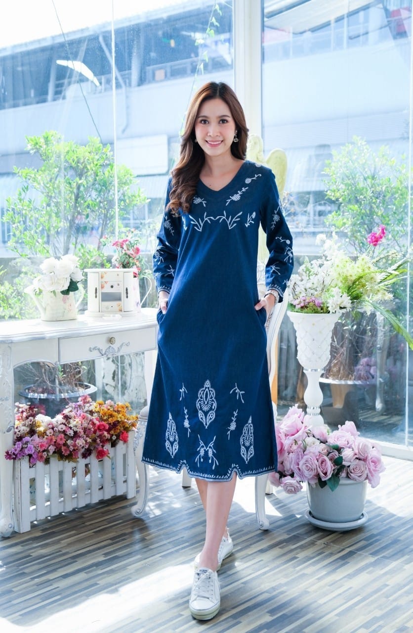 ชุดยีนส์สวยหรู #8511 ผ้ายีนปักลายสวยหรู ผ้าเนื้อนิ่มแบบสวย ใส่สบาย ไม่ร้อน ใส่ได้หลายโอกาส