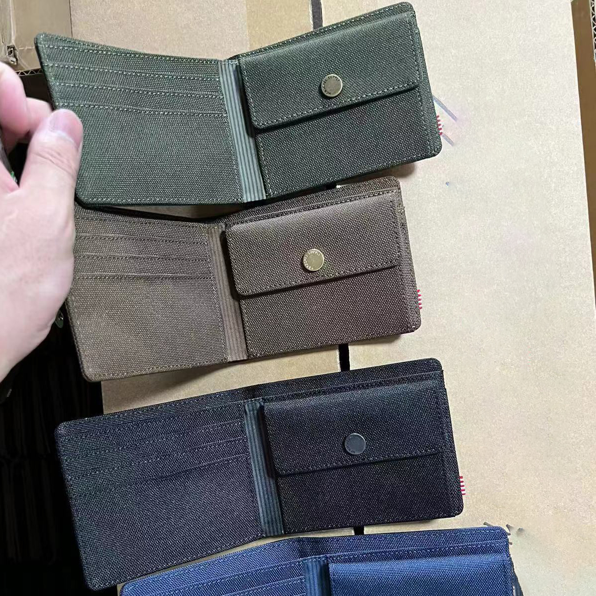 กระเป๋าสตางค์ Herschel Supply Roy Coin 2024 Wallet with RFID Blocking ของใหม่ ของแท้ พร้อมส่ง