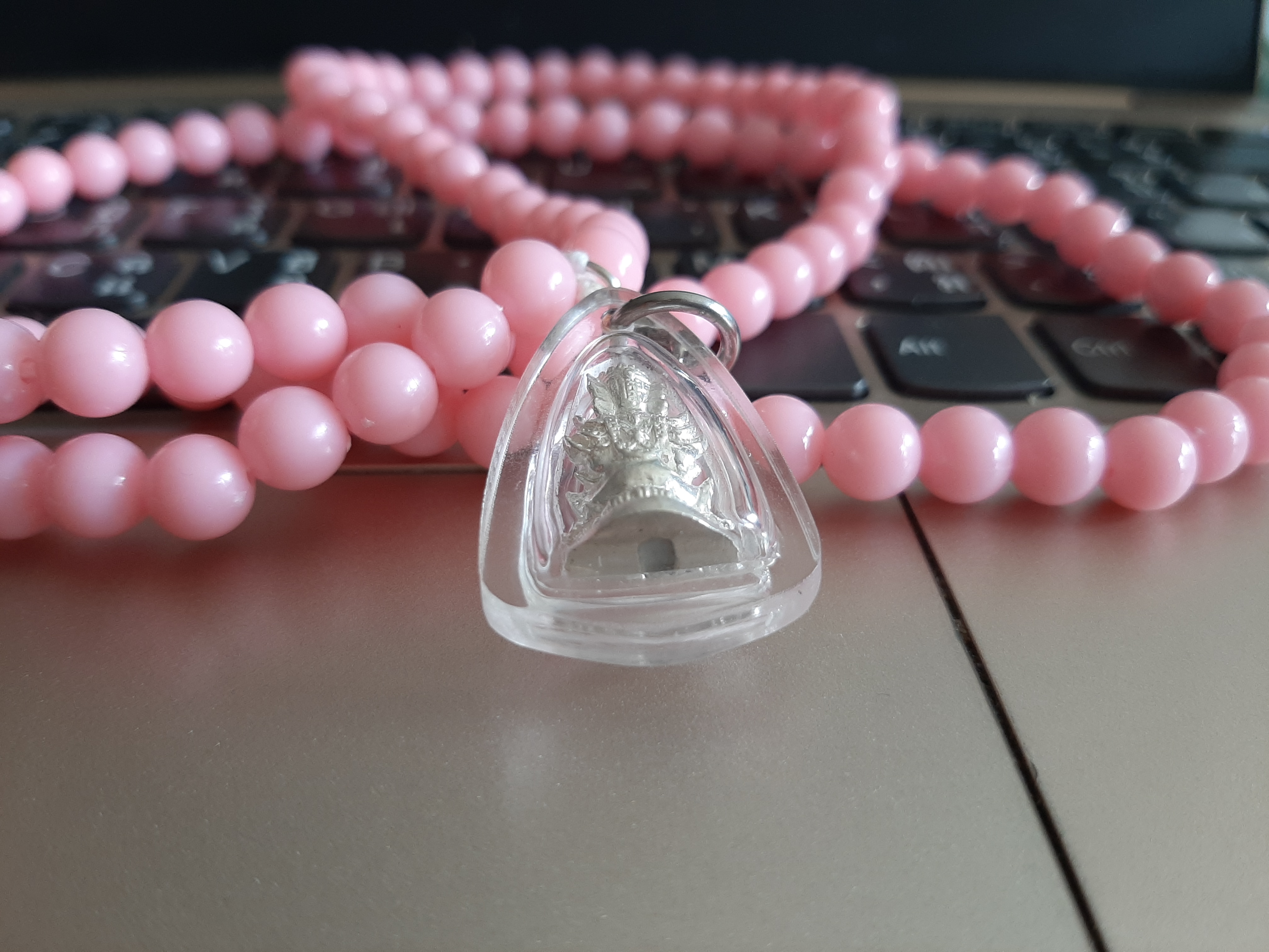 พระกริ่งจักรพรรดิกิมบ่เซี้ยง (เนื้อเงิน) พร้อมประคำ ลต.ม้าร้อยเอง