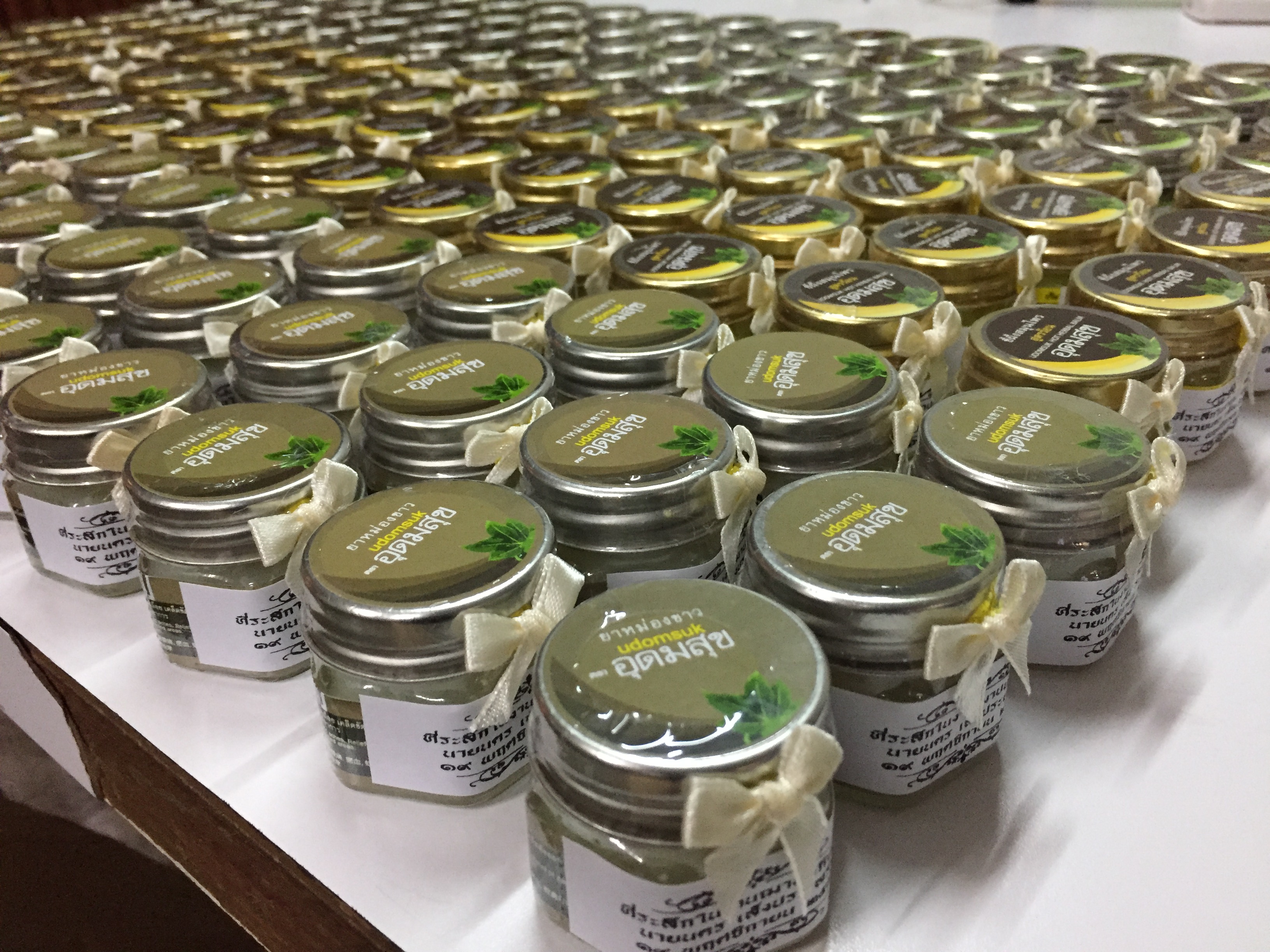 ของชำร่วยงานศพ แบบพิมพ์ชื่อ และติดโบว์