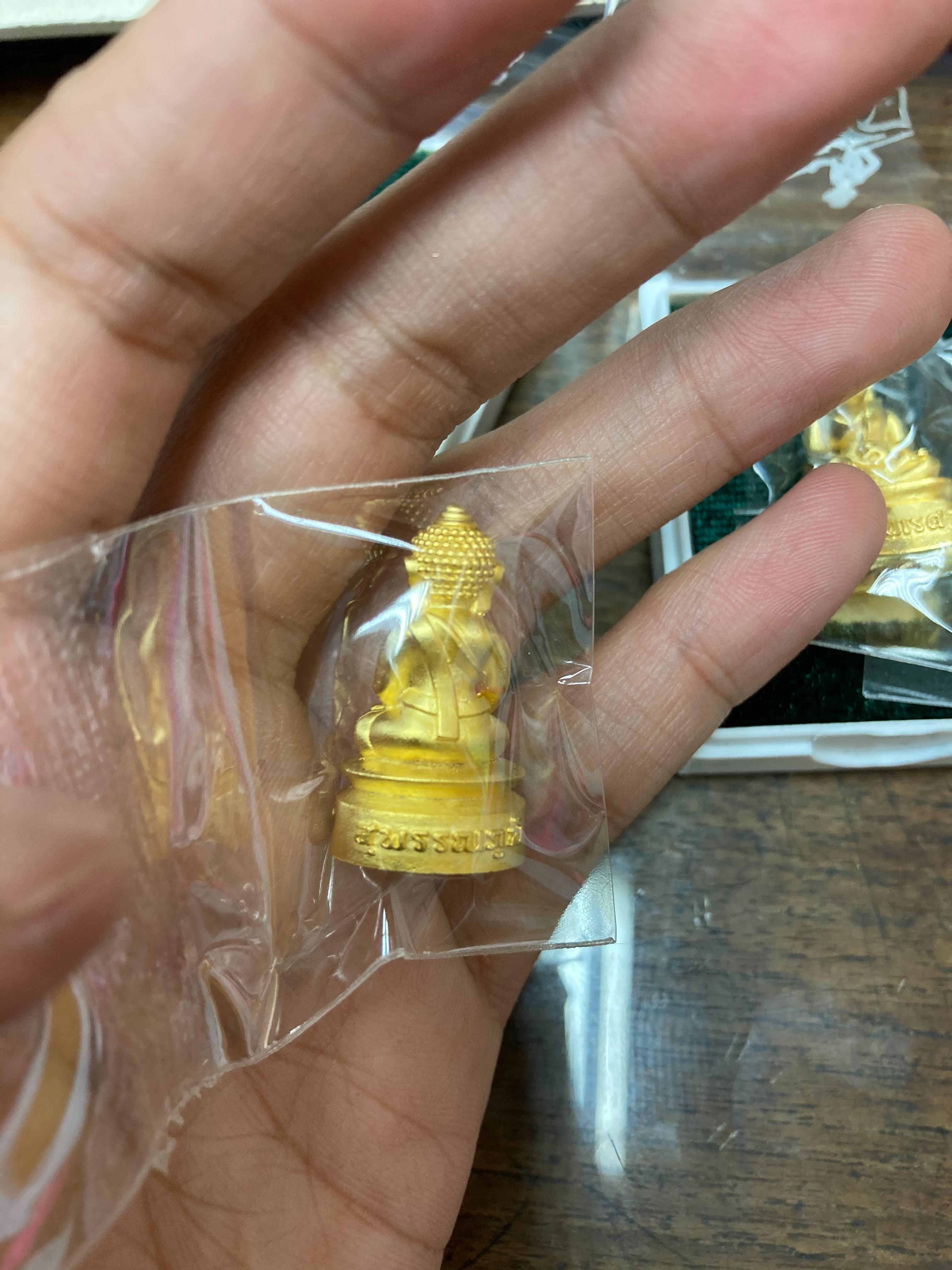 พระกริ่งนเรศวร กะไหล่ทอง ติดทับทิมแท้พิธีจักรพรรดิที่กรอบเงินลงยา (กรรมการสร้างน้อย) ตำนาน 50 ปี ยุทธหัตถี ปี 63