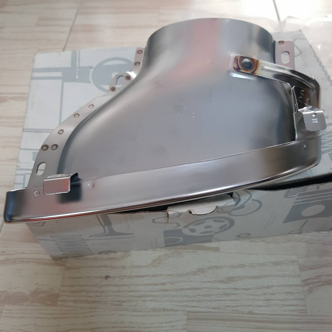 ปลายท่อไอเสีย Mercedes Benz C300 AMG А 205 490 12 27/007