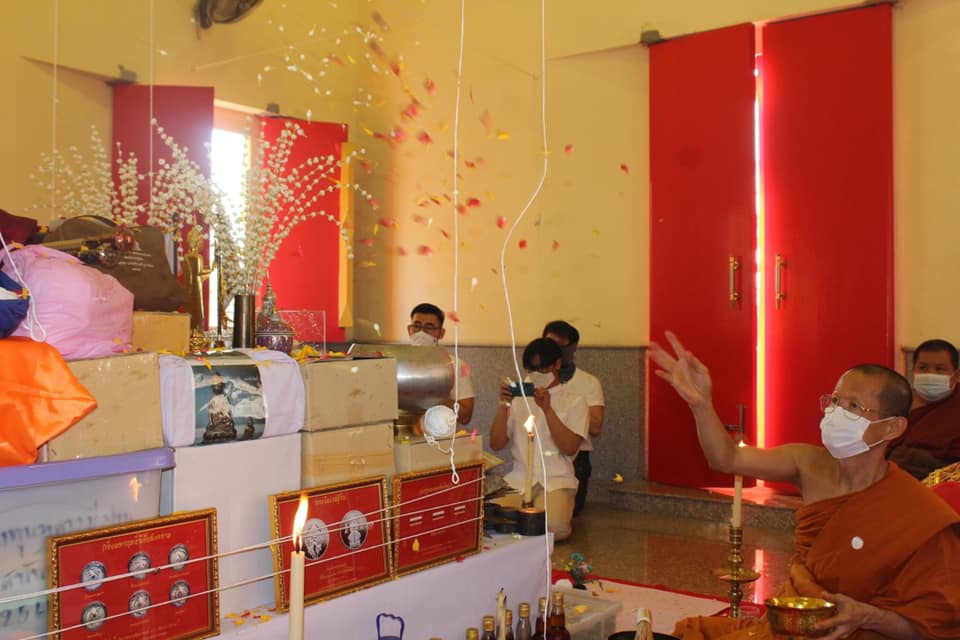 พระกริ่งผงขุนแผน เรือนพระภรตมุนี (กรอบตลับเงิน) หลวงพ่อเล็กร่วมเสก ปี 64