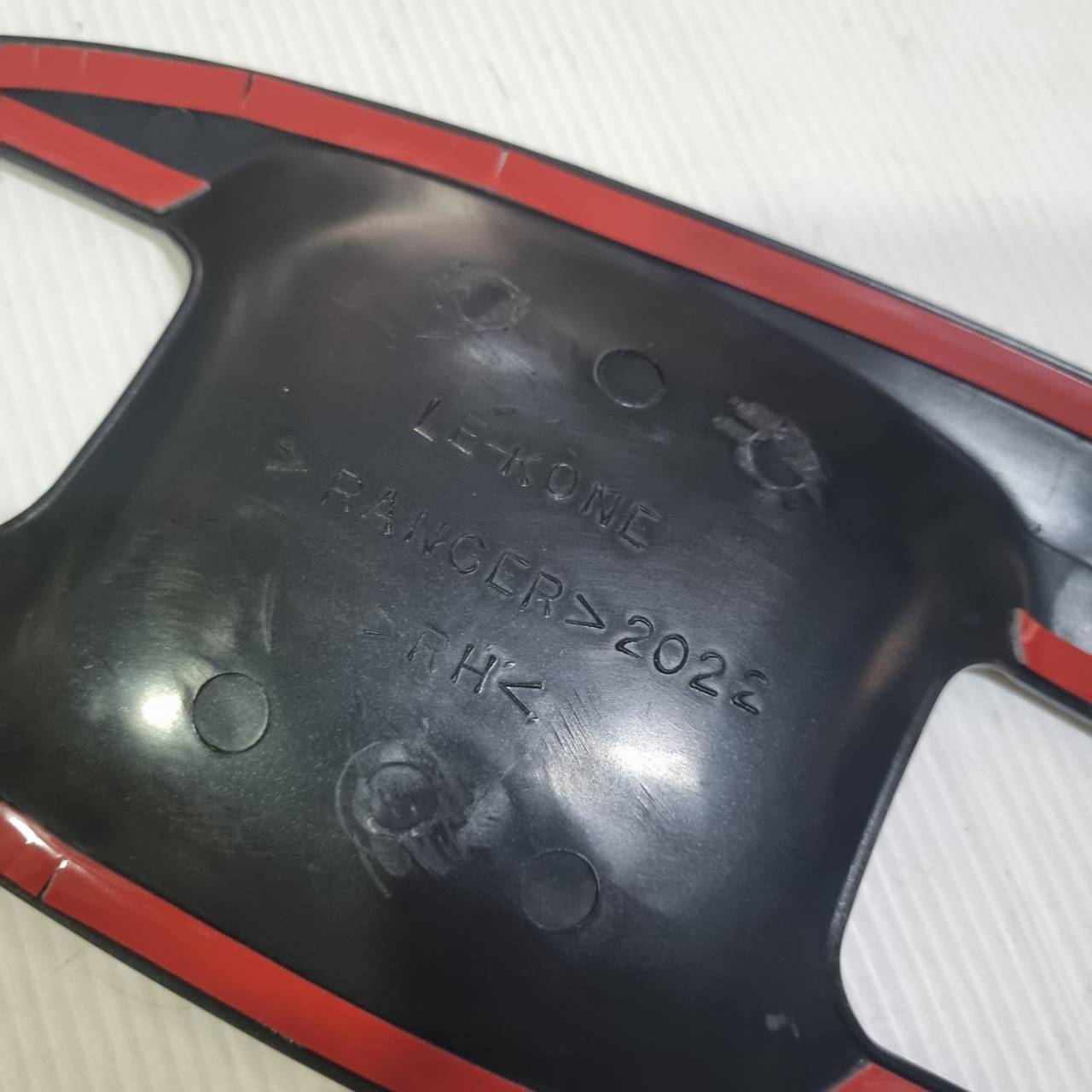 เบ้าประตู Ford Ranger Next Gen ฟอร์ด เรนเจอร์ ปี 2022-ปัจจุบัน รุ่น 4 ประตู (สีดำเงา โลโก้สีแดง)