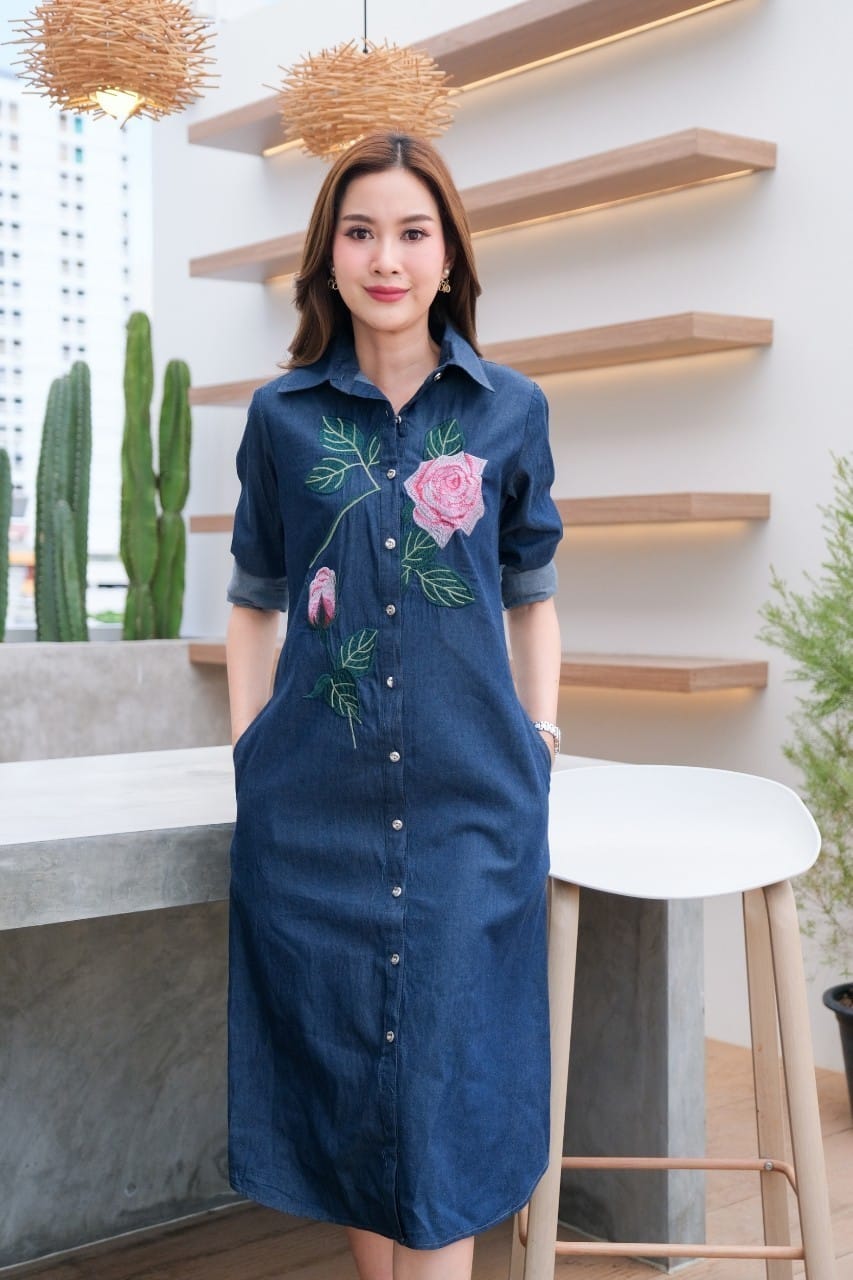 ชุดยีนส์ #8287 เดรสยีนส์ปักลายกุหลาบสวยหรู ผ้ายีนส์เนื้อนิ่มใส่สบายไม่ร้อนแบบสวย ใส่ได้หลายโอกาส