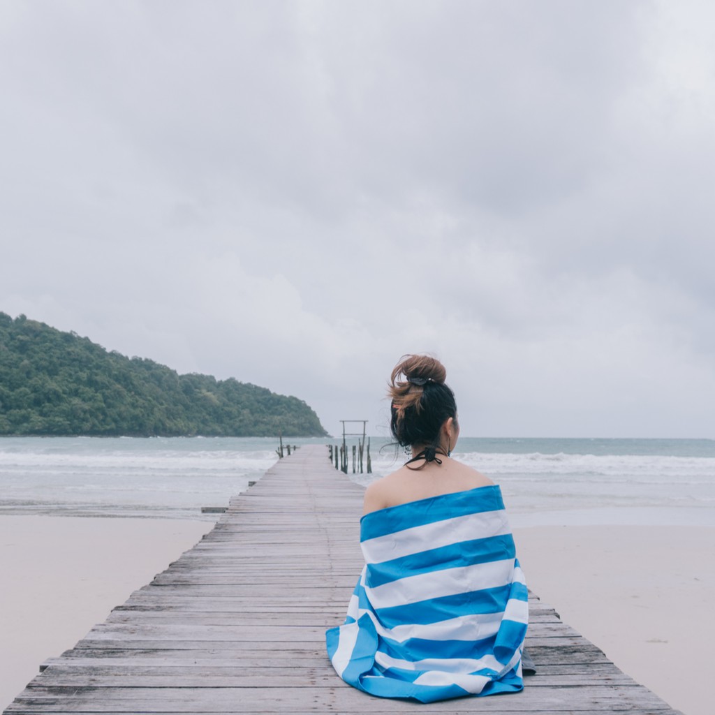 ผ้าเช็ดตัวพกพาใหม่ล่าสุด - มาพร้อมกับถุงสำหรับใส่ เป็นทั้งผ้าเช็ดตัว, ผ้าปูรองนอนบนชายหาด