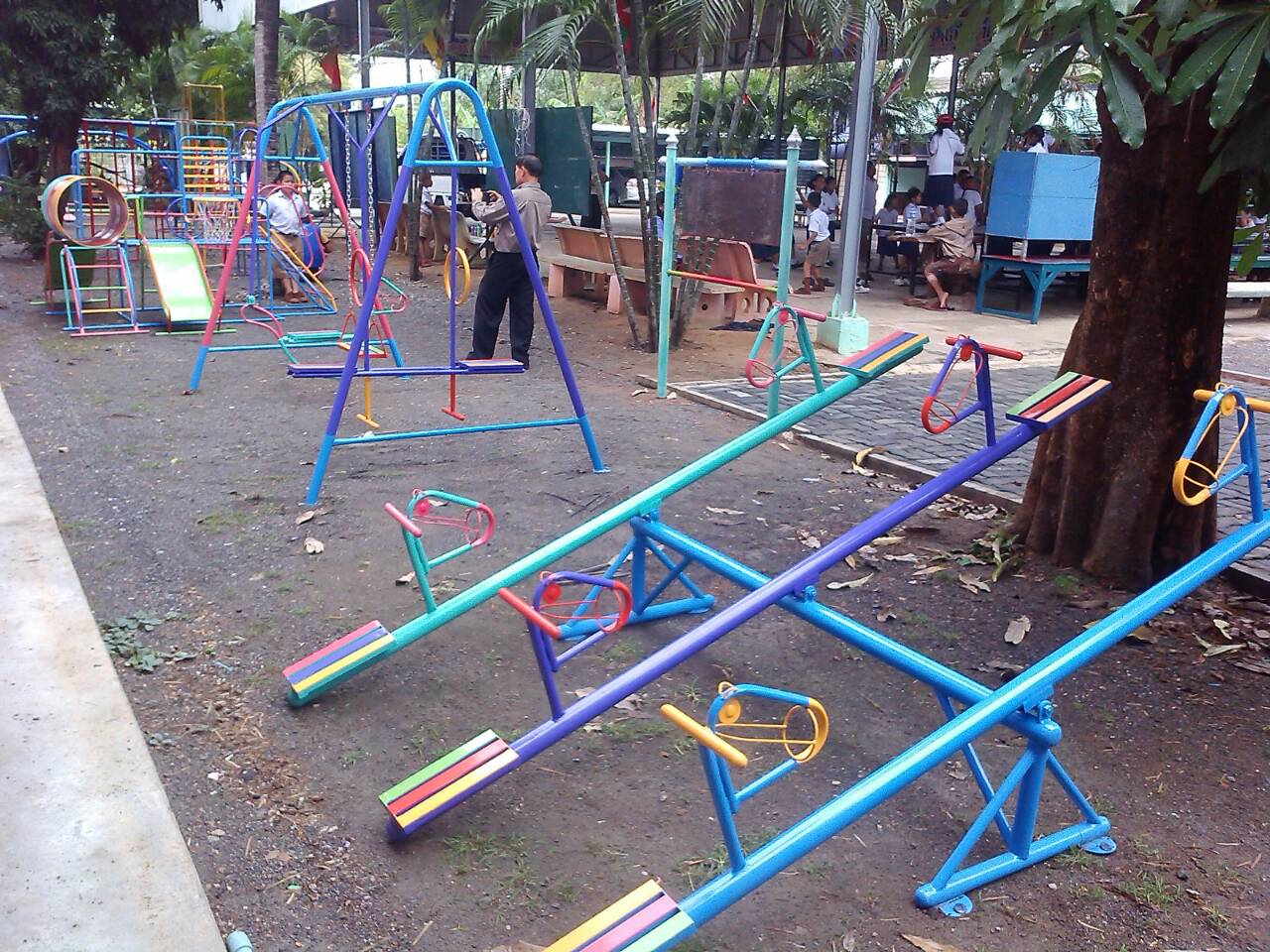รหัส PG ผลงานติดตั้ง (โรงเรียนบ้านรางจิก ต.หนองขาว อ.ท่าม่วง จ.กาญจนบุรี) เครื่องออกกำลังกายเด็ก