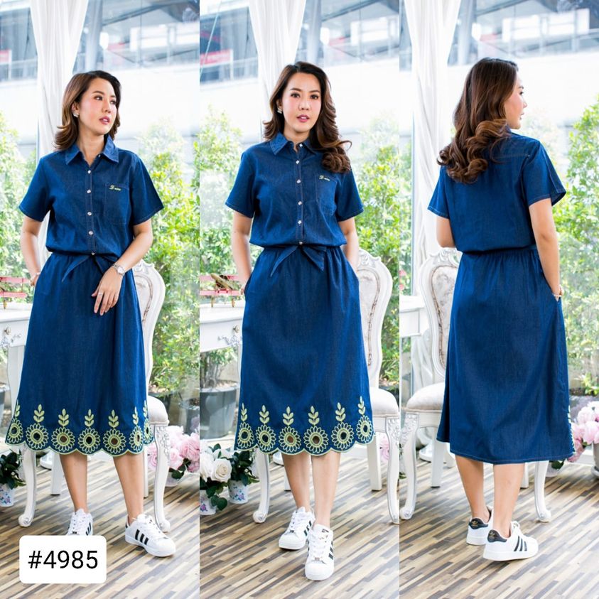 เดรสยีนส์ ชุดจั้มเอว # 8945 ผลิตจากผ้ายีนส์เนื้อนิ่ม ปักฉลุลายดอกไม้ที่ชายชุดสวยมาก ใส่ได้หลายโอกาส