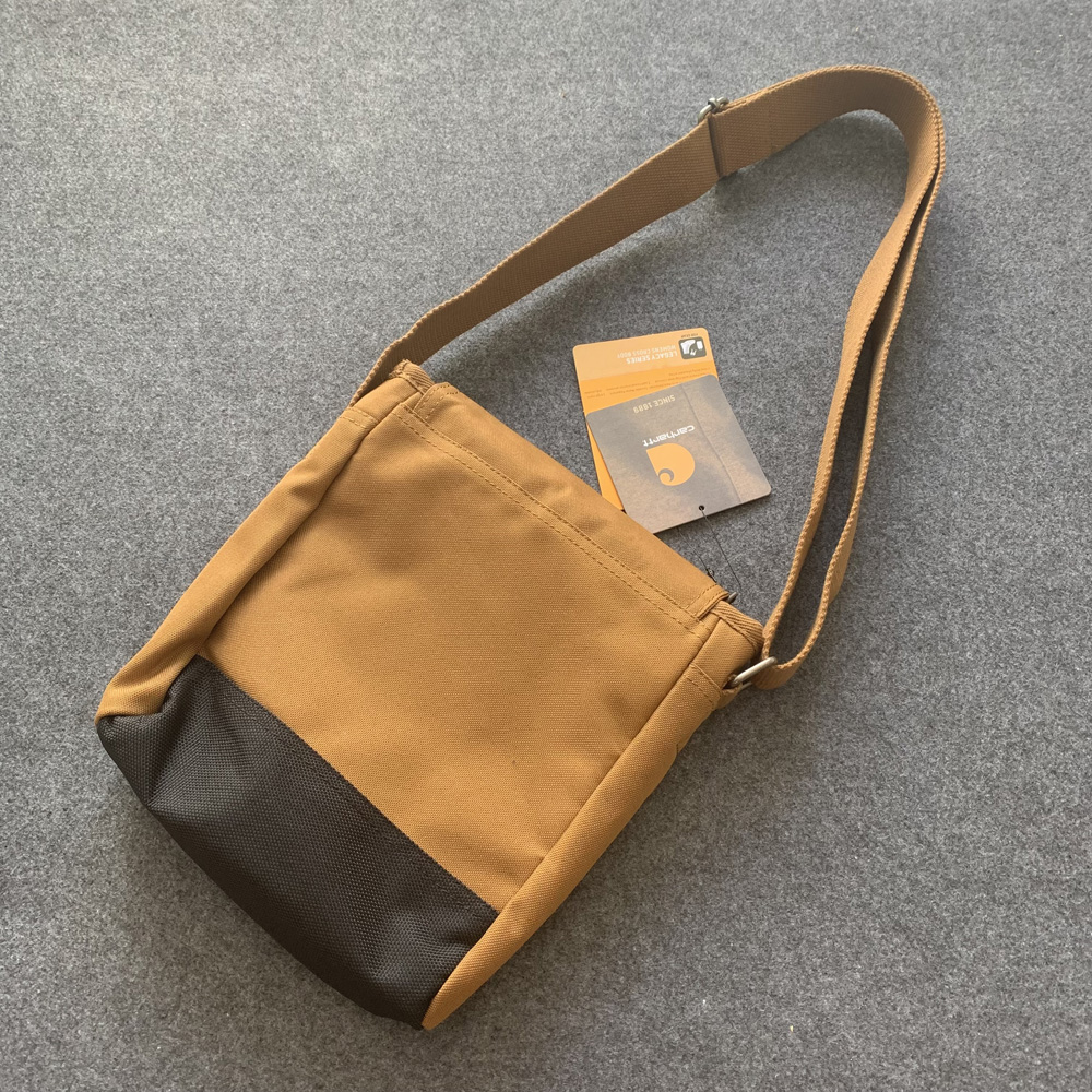 กระเป๋าสะพายข้าง Carhartt Crossbody Bag รุ่นพิเศษจากญี่ปุ่น ของใหม่ ของแท้ พร้อมส่ง