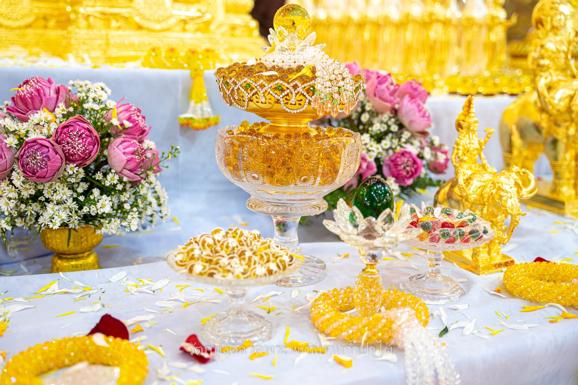 ดวงแก้วมนทกานต์ (แก้วเหลือง) พิธีฝ่าวิกฤติ เลื่อนยศ ยกฐานะ