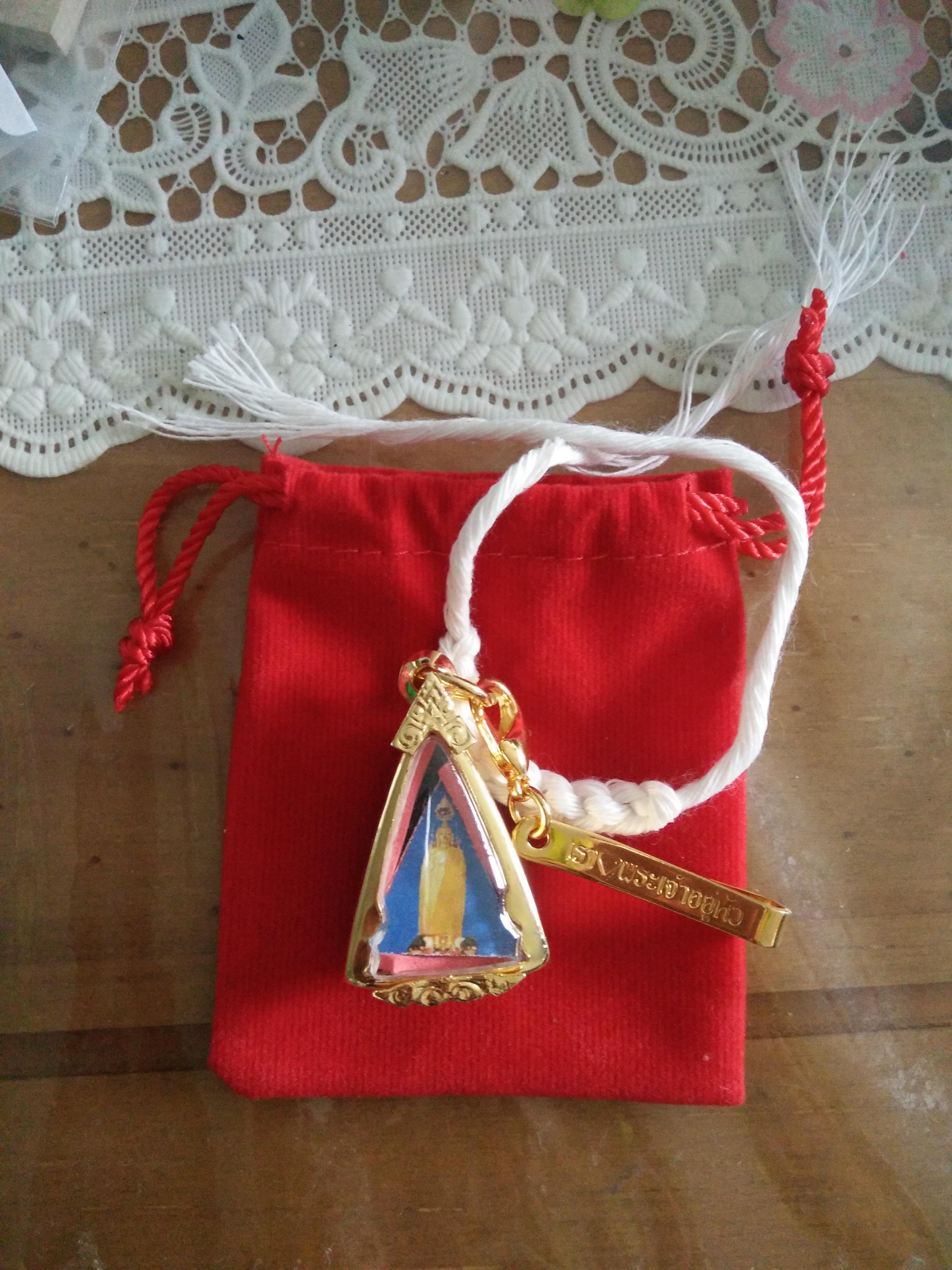 แผ่นกระจกทองคำ 24 k ประดับองค์พระหลวงพ่อโต กระเบื้องอิตาลี ปี 2525 วัดอินทรวิหาร