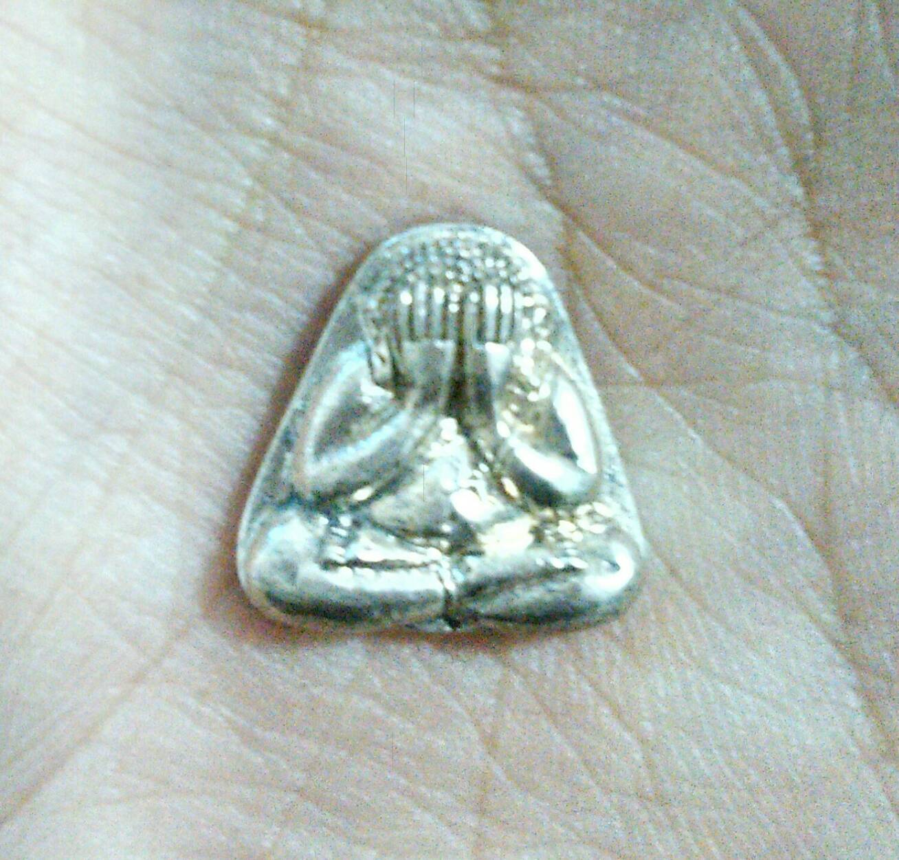 พระปิดตาเนื้อเงินวัดท่าขนุน องค์ที่ 5 ปี 53 มวลสารตะกรุดมหาสะท้อน