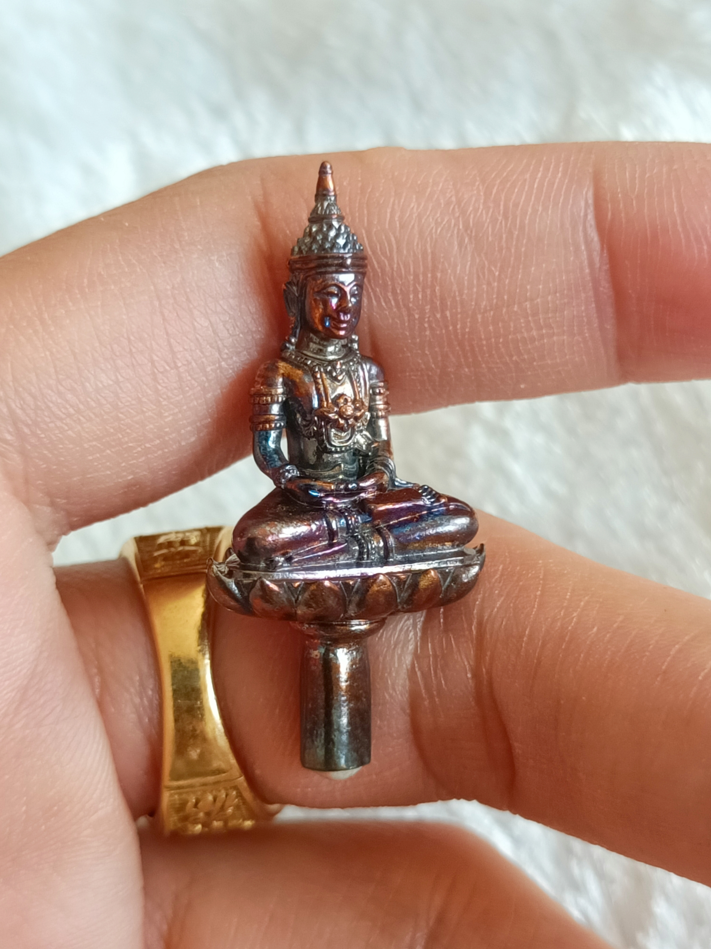 พิเศษอุดผงlพระสมเด็จแหวกม่านและเกศา ลพ.กวย พระยอดธงจักรพรรดิ เนื้อนวะโลหะ (สีจัดสวยสุด) หลวงพ่อเล็ก เททองนำฤกษ์ พุทธาภิเษก (ที่ระลึก ปี 68)