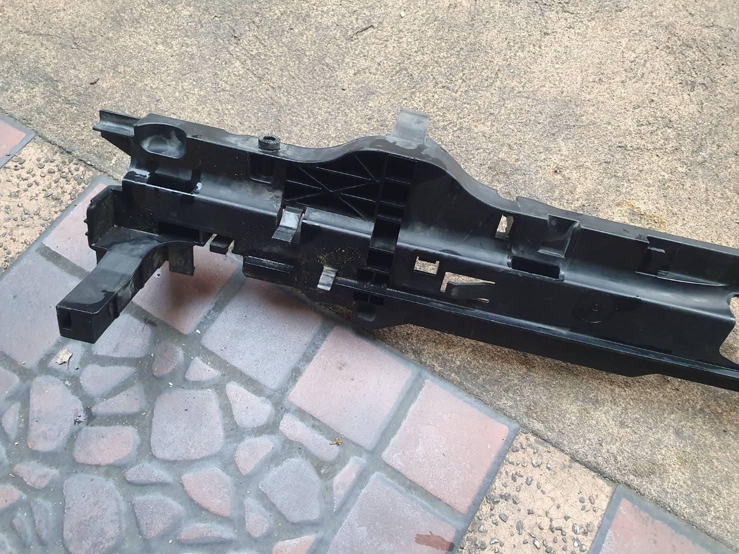 โครงหม้อน้ำด้านซ้าย มือสอง(หมายเลข 115 ตามรูป) Benz W222 A0995041918 Radiator Left Side Support