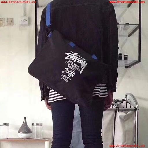 กระเป๋าสะพายข้าง Stussy - 2 Way Sling Shoulder Bag รุ่นพิเศษจากญี่ปุ่น ของใหม่ ของแท้ พร้อมส่ง