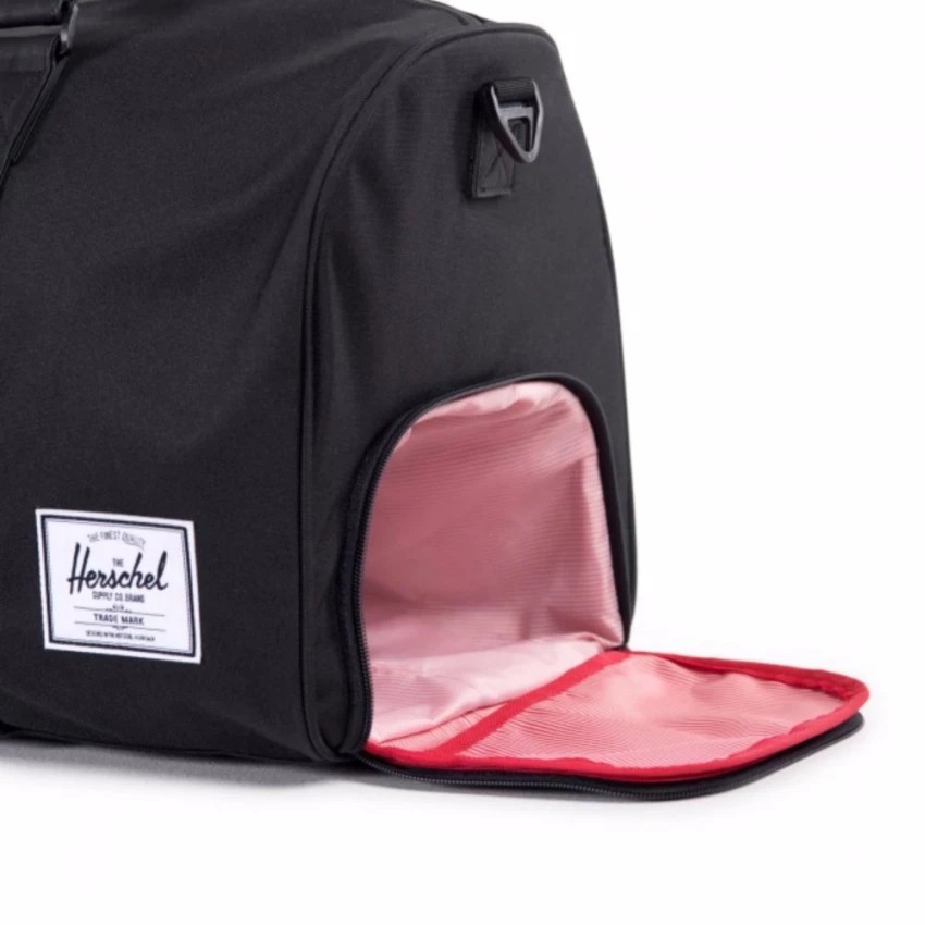 Herschel Supply - Novel Duffle Black/Black กระเป๋าสะพายข้าง ของแท้ พร้อมส่ง