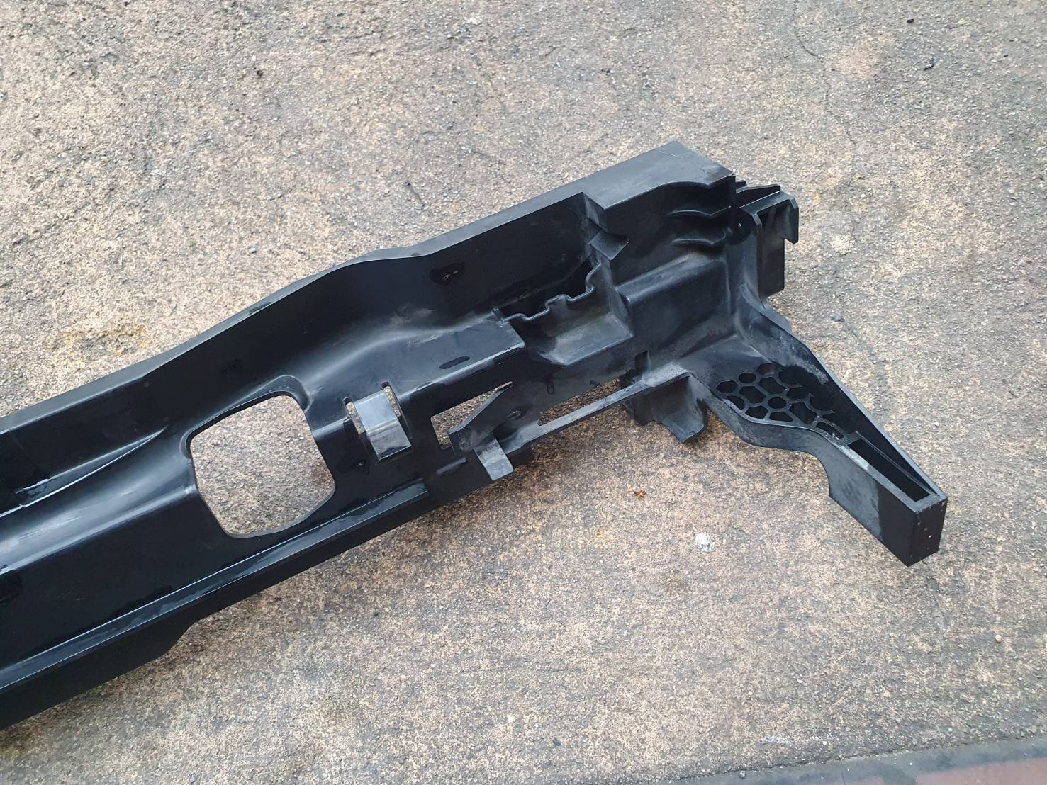 โครงหม้อน้ำด้านซ้าย มือสอง(หมายเลข 115 ตามรูป) Benz W222 A0995041918 Radiator Left Side Support