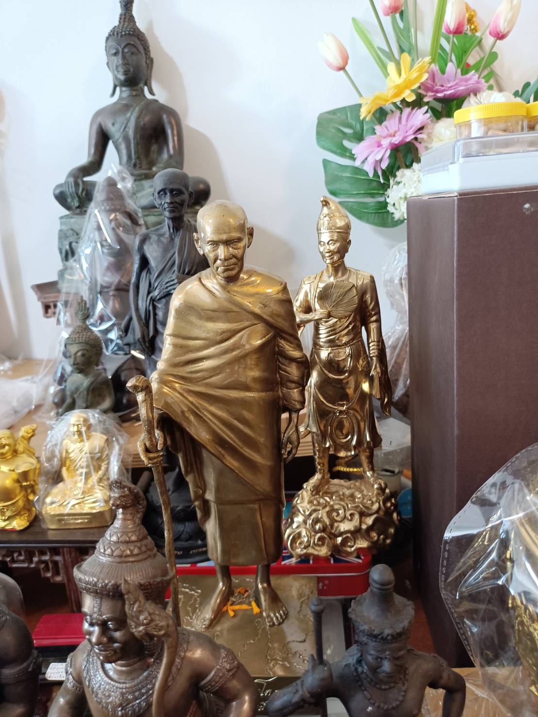 หลวงพ่อโต โลหะเคลือบพาติน่าสีน้ำผึ้ง ปี ๖๖ วัดอินทรวิหาร ลพ.เล็ก ร่วมเสก