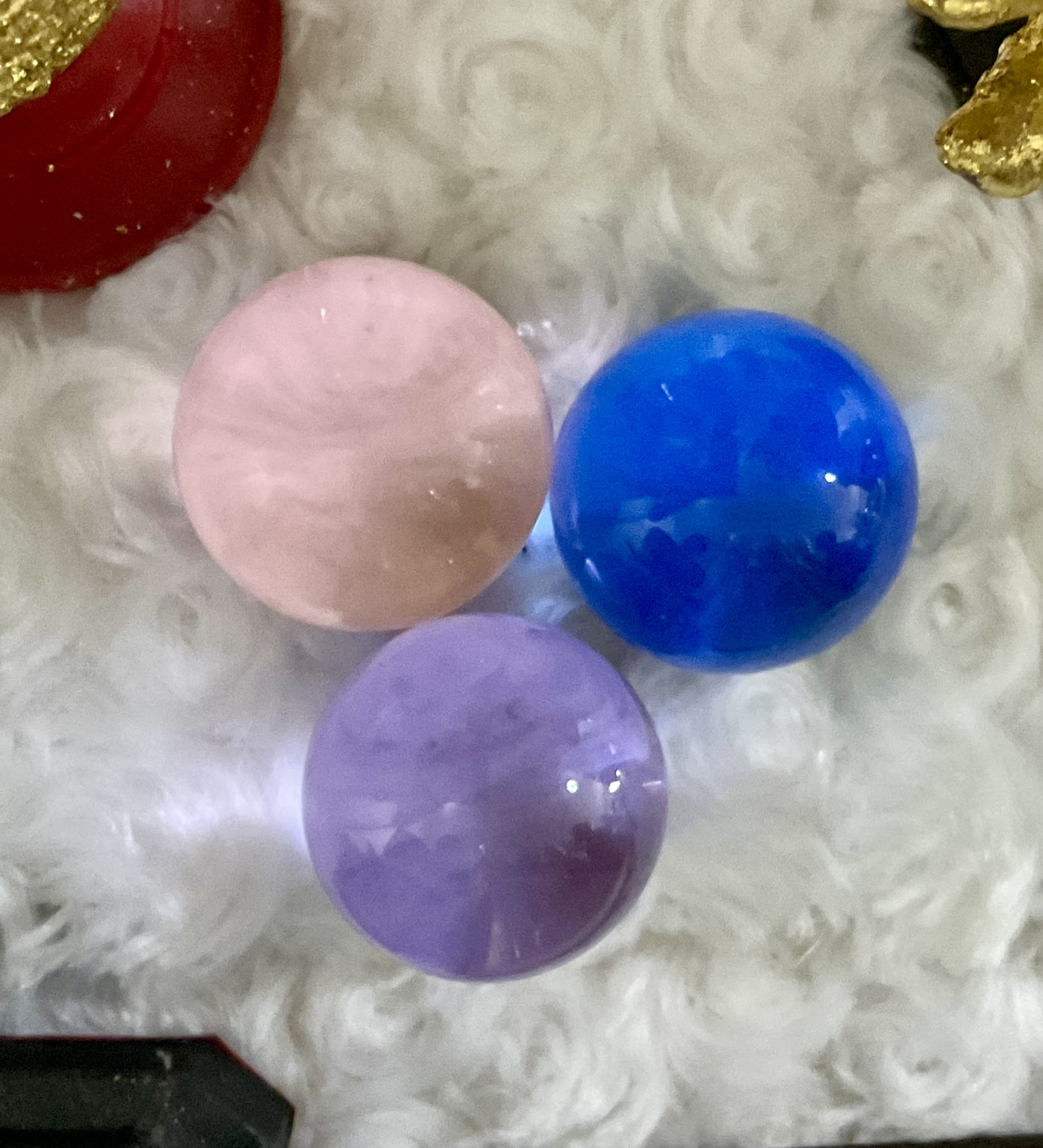 ลูกแก้วพญามังกร จักรพรรดิ ตรีวัน หลวงพ่อเอ ลพ.บ๊ะ ลพ.เล็ก (ลูกละ 790)