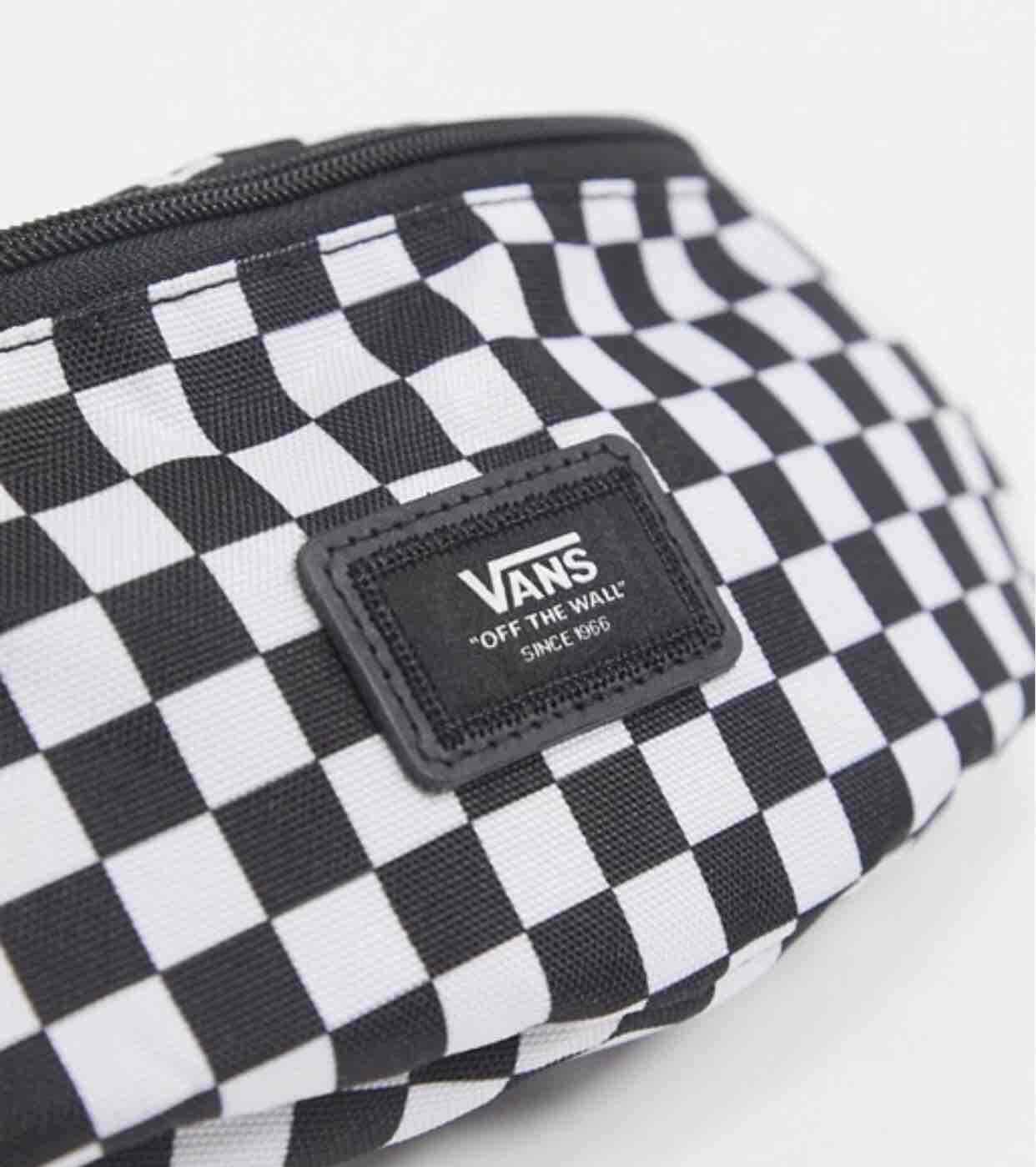 กระเป๋าสะพายข้าง Vans Mini Ward Crossbody Bag ของแท้ ใหม่ล่าสุด พร้อมส่งจากไทย