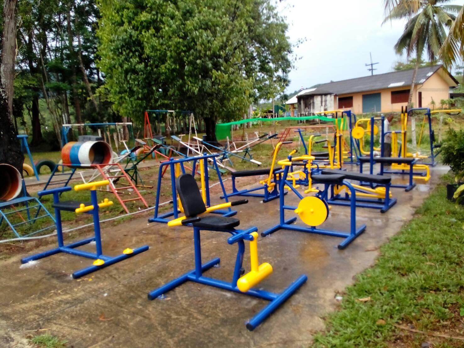รหัส SM ผลงานติดตั้ง (ม.1 ต.เขาปูน อ.ห้วยยอด จ.ตรัง) เครื่องออกกำลังกายกลางแจ้ง