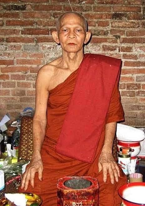 เบี้ยแก้ หลวงปู่บุญลือ วัดคำหยาด เบี้ยแก้สายอ่างทอง