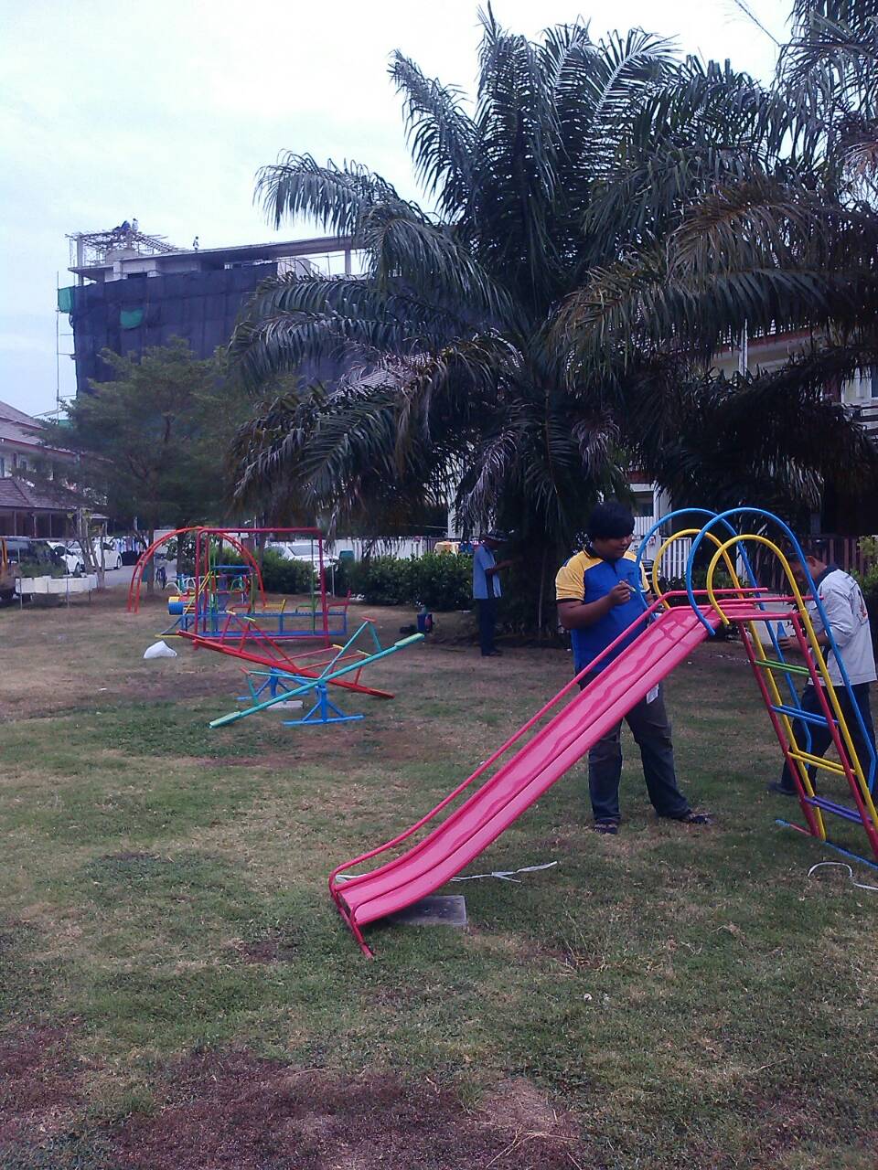 เครื่องออกกำลังกายกลางแจ้งสาธุประดิษฐ์