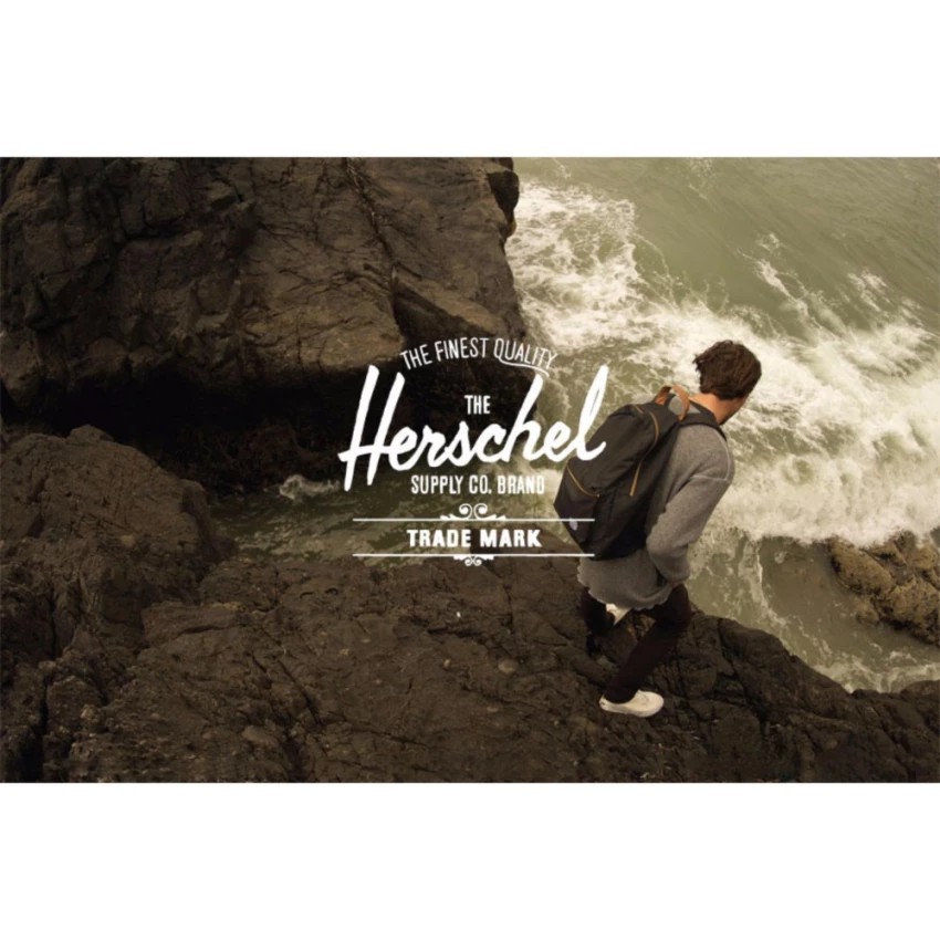 Herschel Supply - Novel Duffle Black/Black กระเป๋าสะพายข้าง ของแท้ พร้อมส่ง