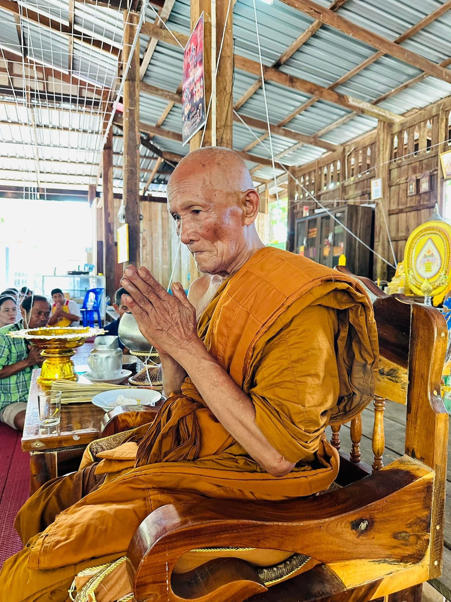 สมเด็จทรงไก่ ลพ.เงิน ลป.คีบ ลพ.หนุน ลป.ศิลา พอจ.ต้อม ลพ.สุริยันต์ พุทธาภิเษก วัดโพธิ์ศรีสะอาด 6 ก.ค. 67
