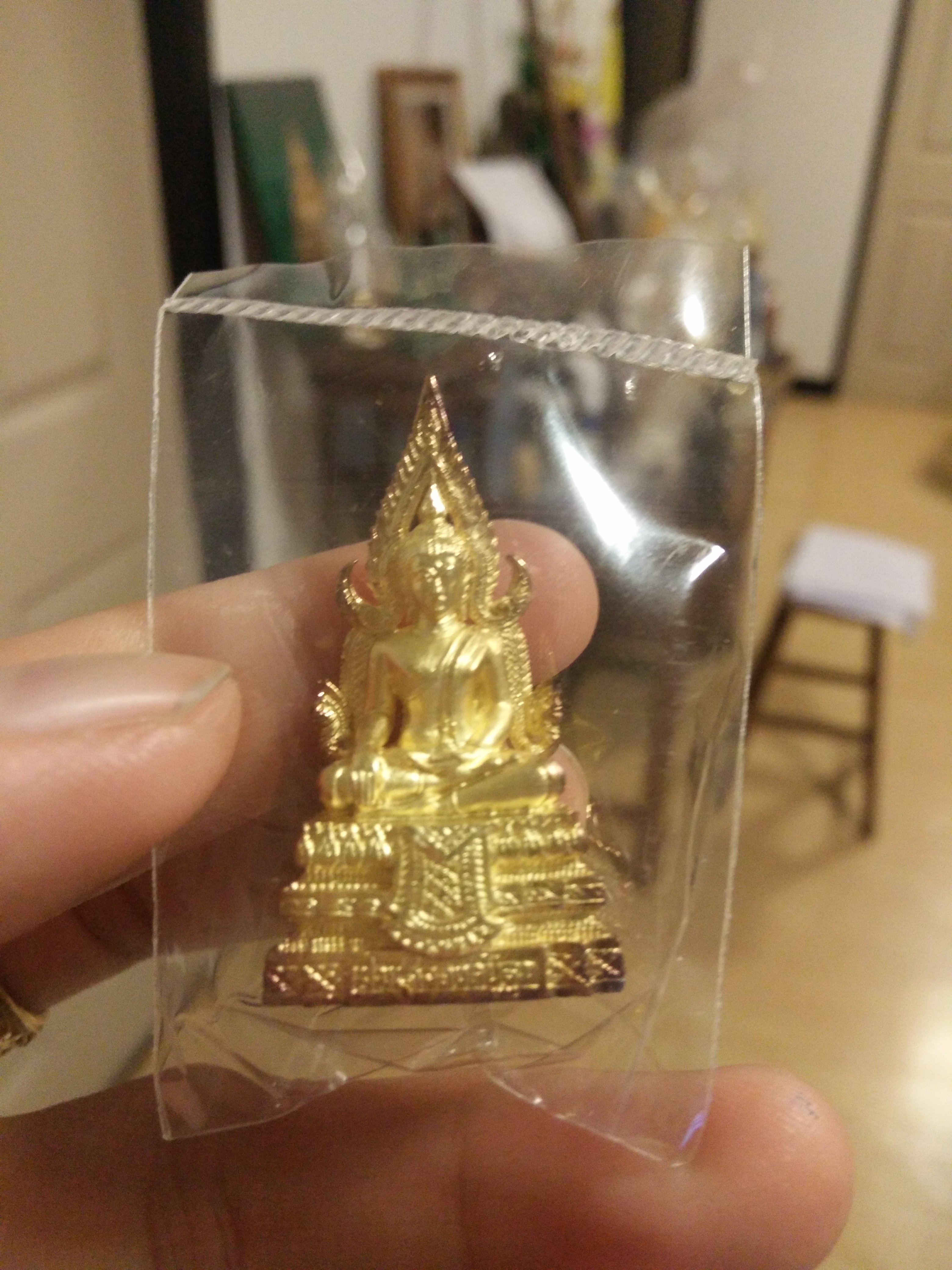 สมเด็จองค์ปฐมลอยองค์ ชุบทองพ่นทราย วัดท่าขนุน