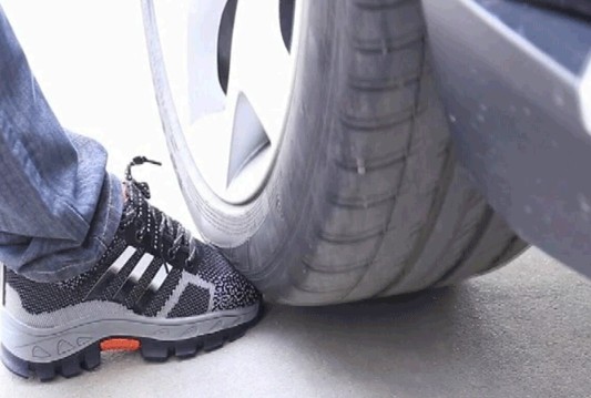 รองเท้าเซฟตี้รุ่น Airfly Technology one สีดำ