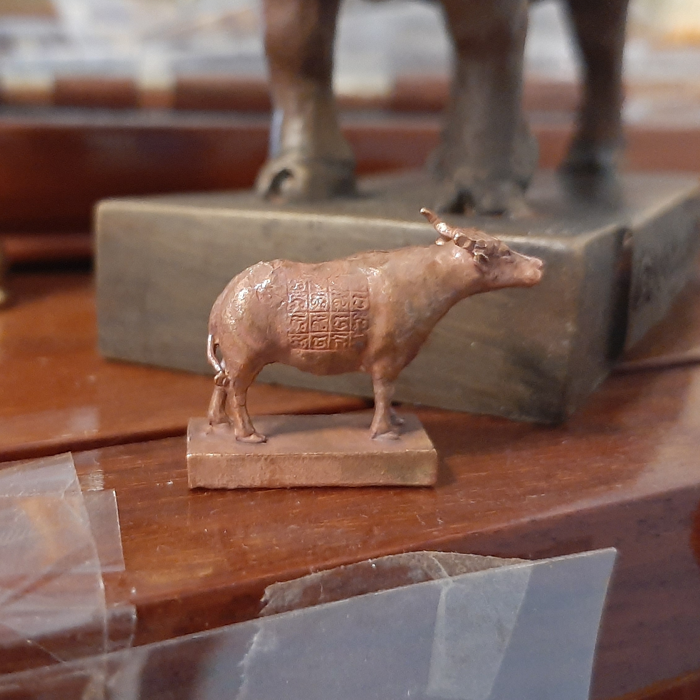 ควายธนูเผือก (ภาพแทน แต่ละองค์จะตามกันไป) วัดห้วยน้ำขาว ลพ.เล็กร่วมเสก